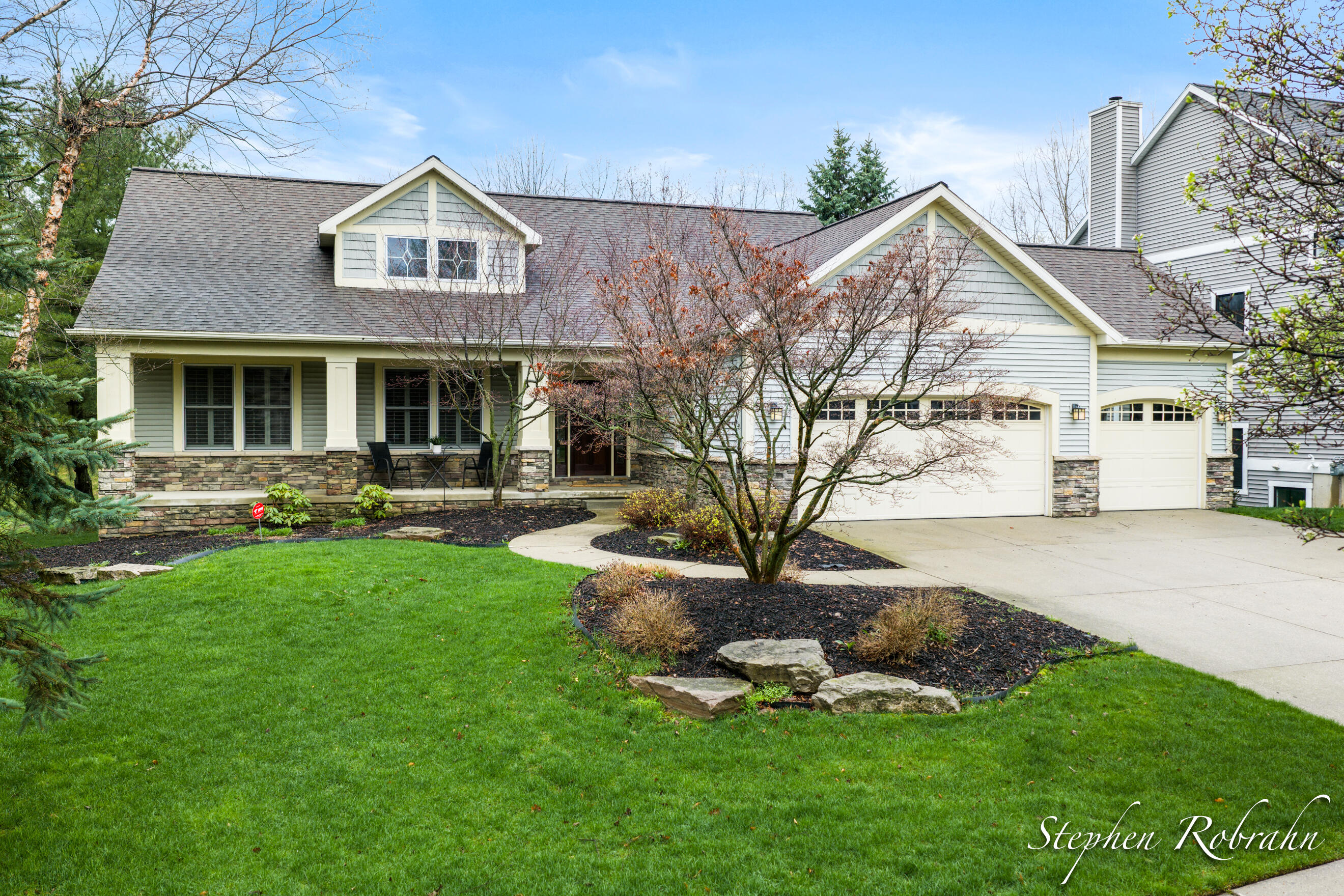 707 Village Springs Drive SE