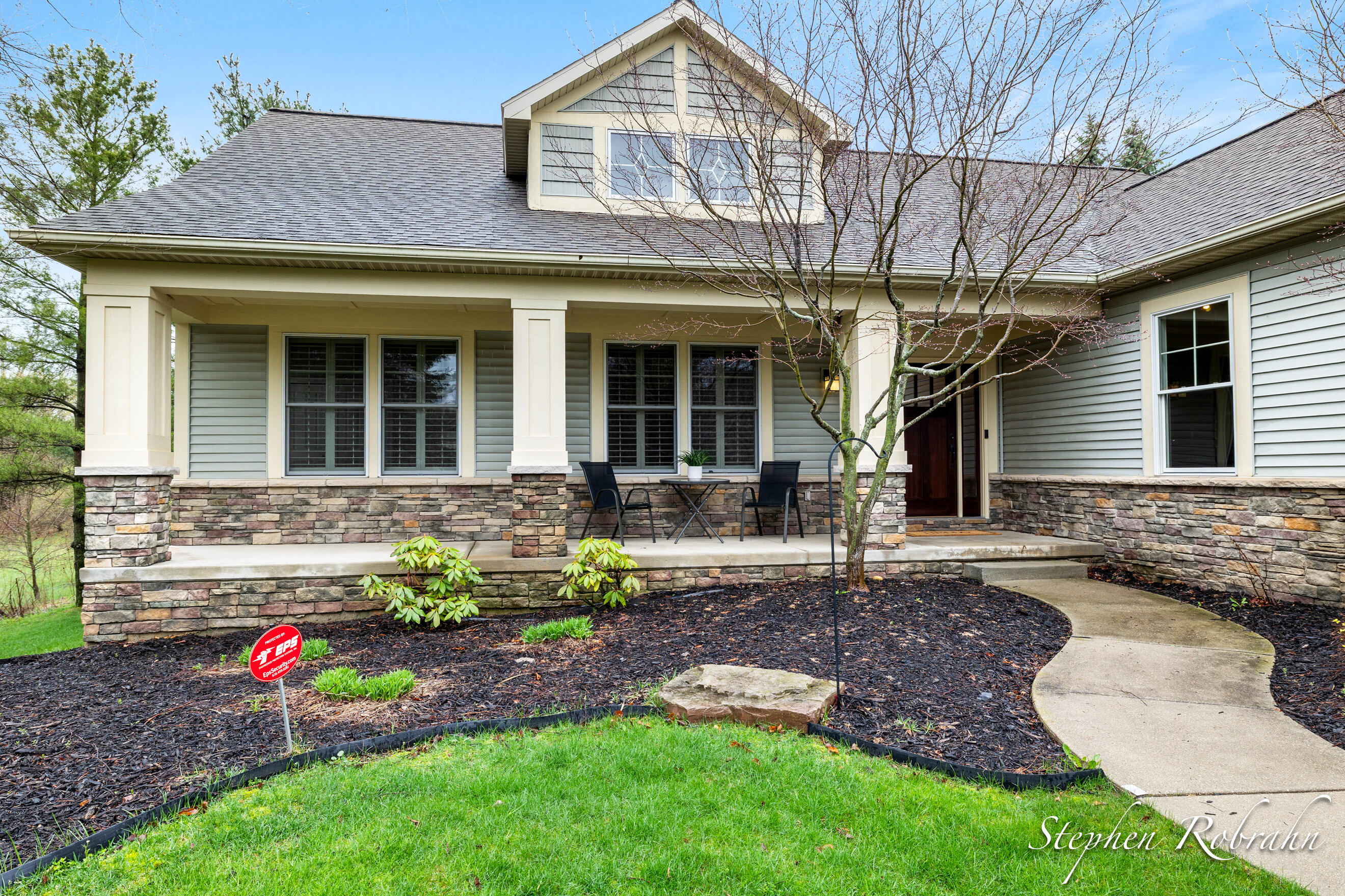 707 Village Springs Drive SE