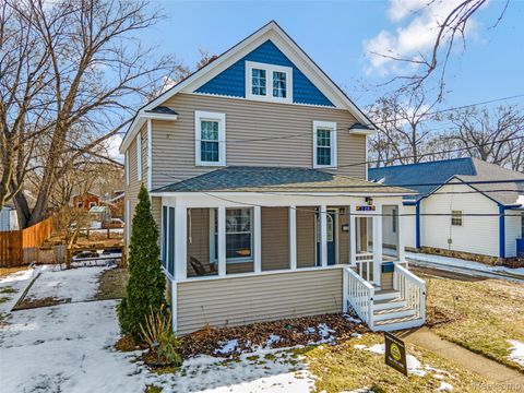 128 Clarence Street Holly Village MI 48442