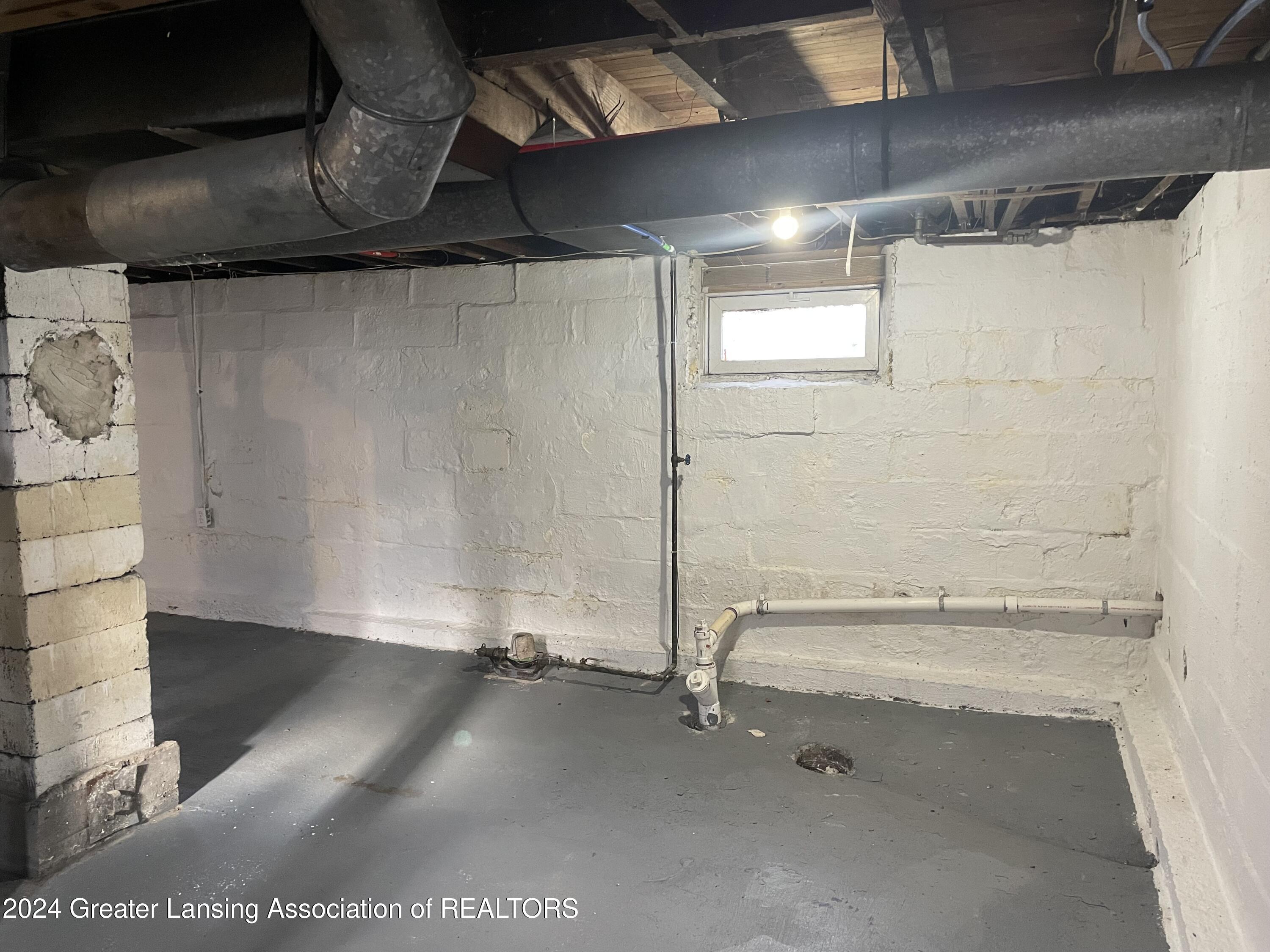 Lansing, Michigan 48910, United States, 2 Bedrooms Bedrooms, ,1 BathroomBathrooms,Residential,Active,18311