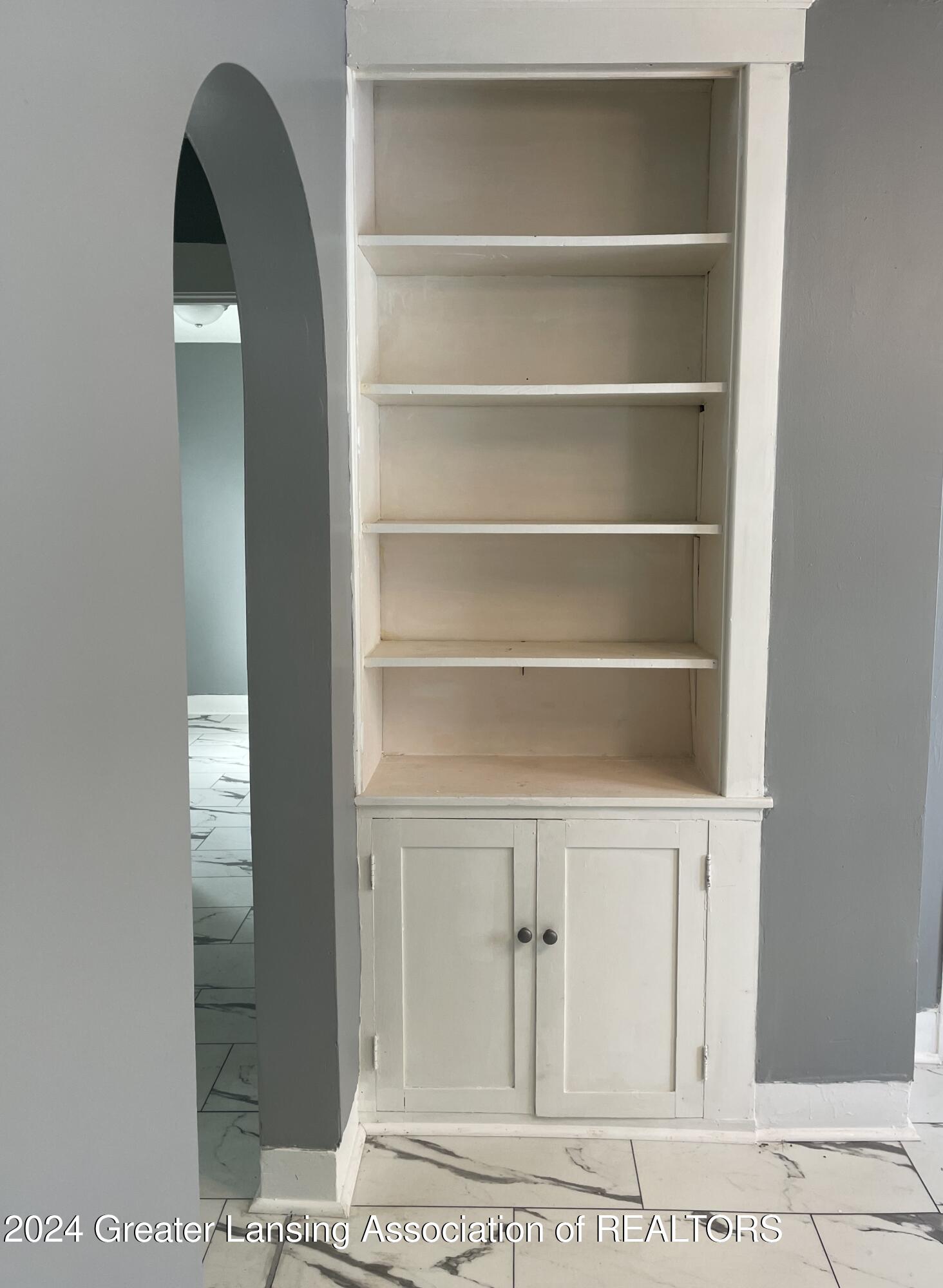 Lansing, Michigan 48910, United States, 2 Bedrooms Bedrooms, ,1 BathroomBathrooms,Residential,Active,18311