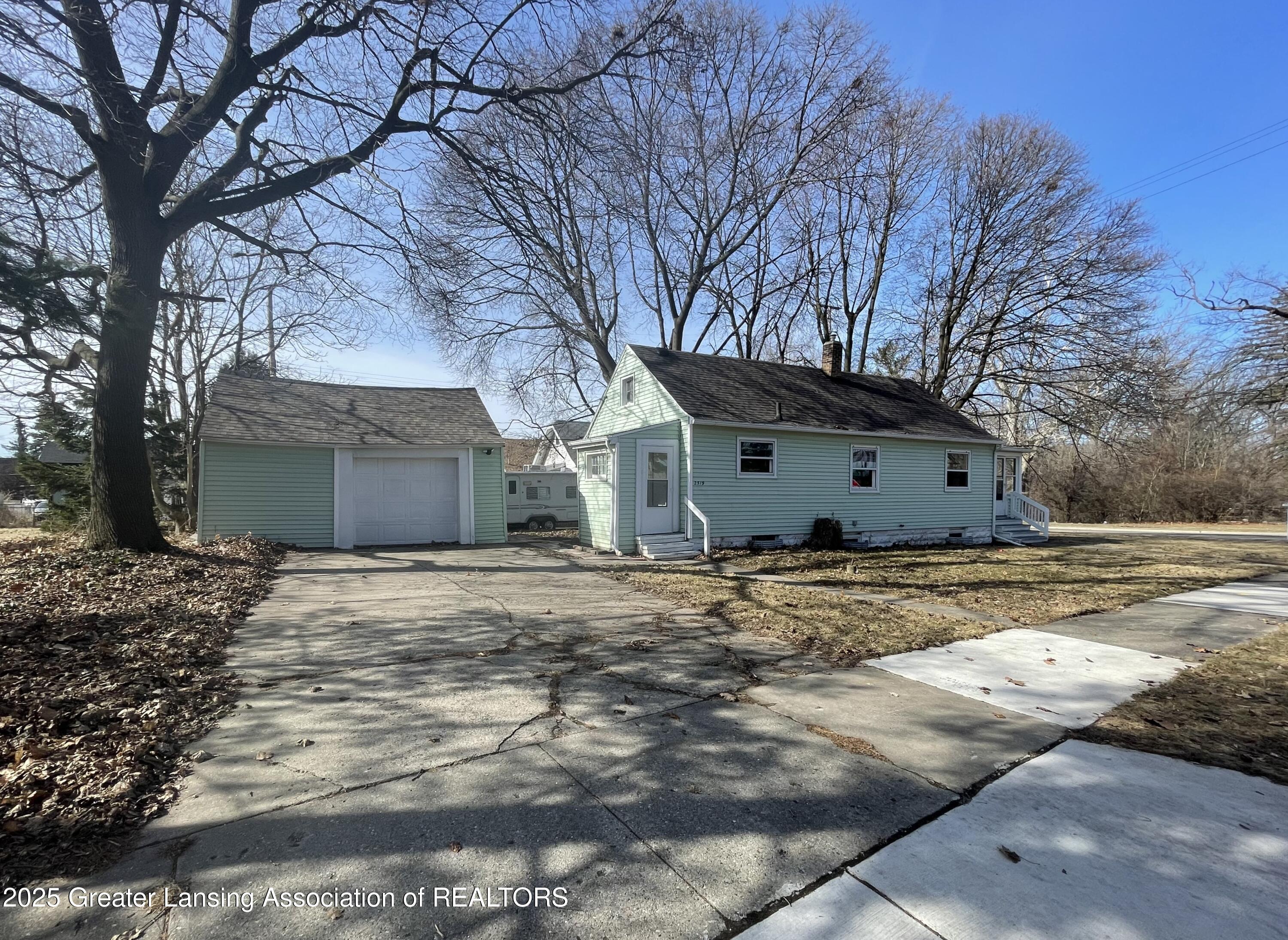 Lansing, Michigan 48910, United States, 2 Bedrooms Bedrooms, ,1 BathroomBathrooms,Residential,Active,18311