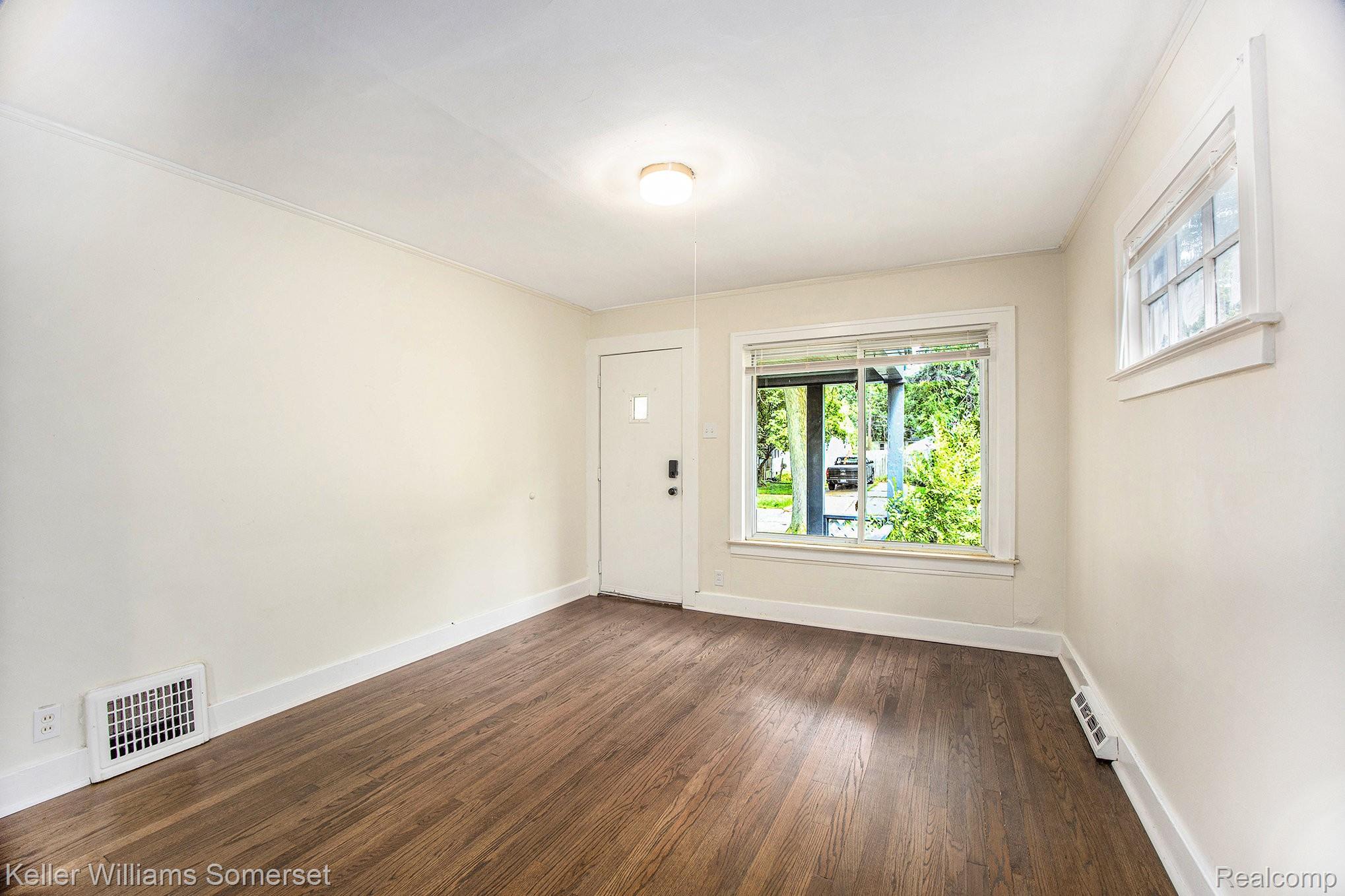 449 W Evelyn Avenue