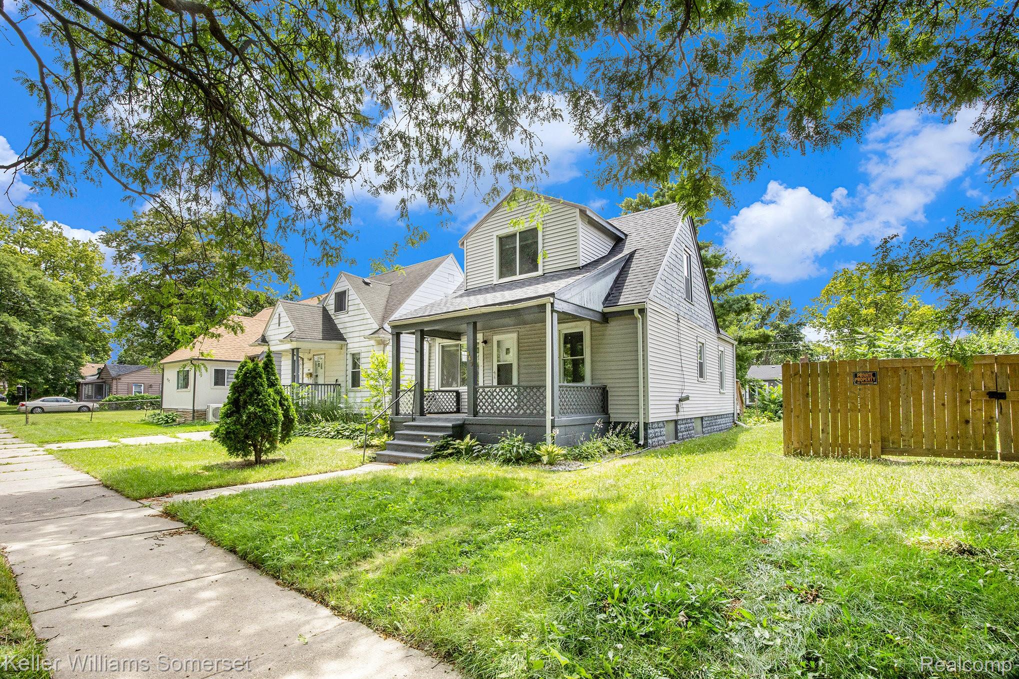 449 W Evelyn Avenue