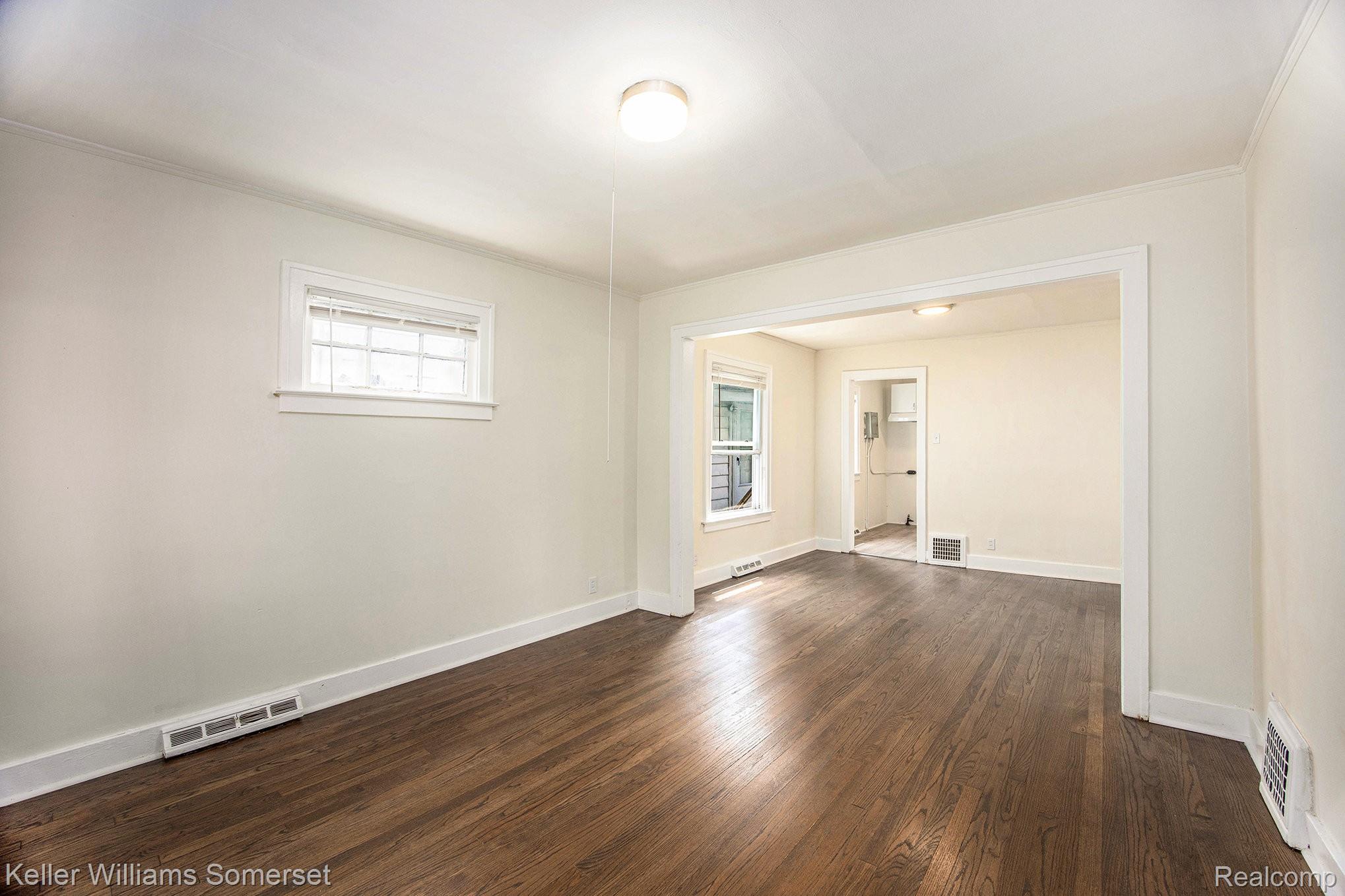 449 W Evelyn Avenue