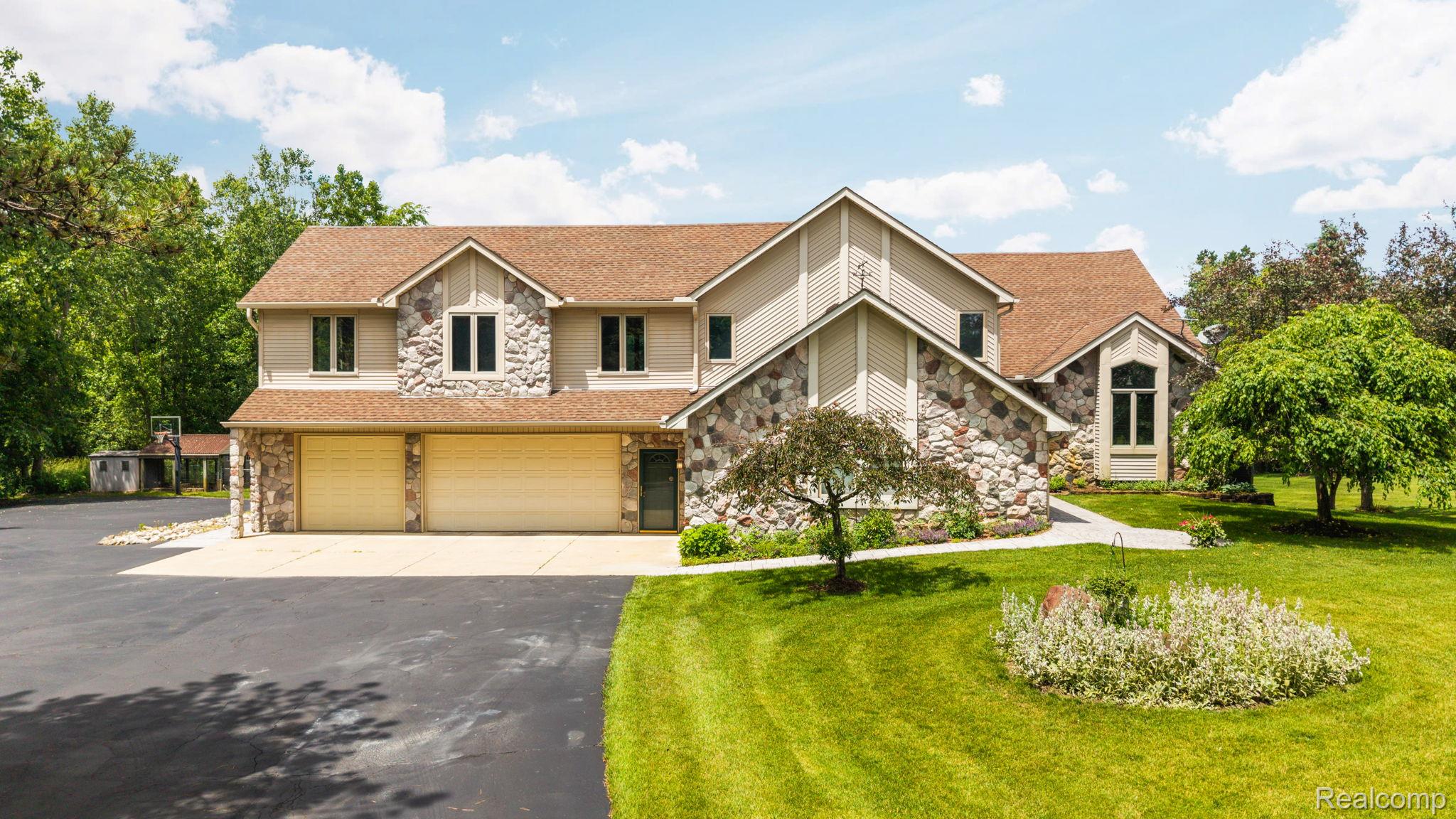 2325 7 Mile Road