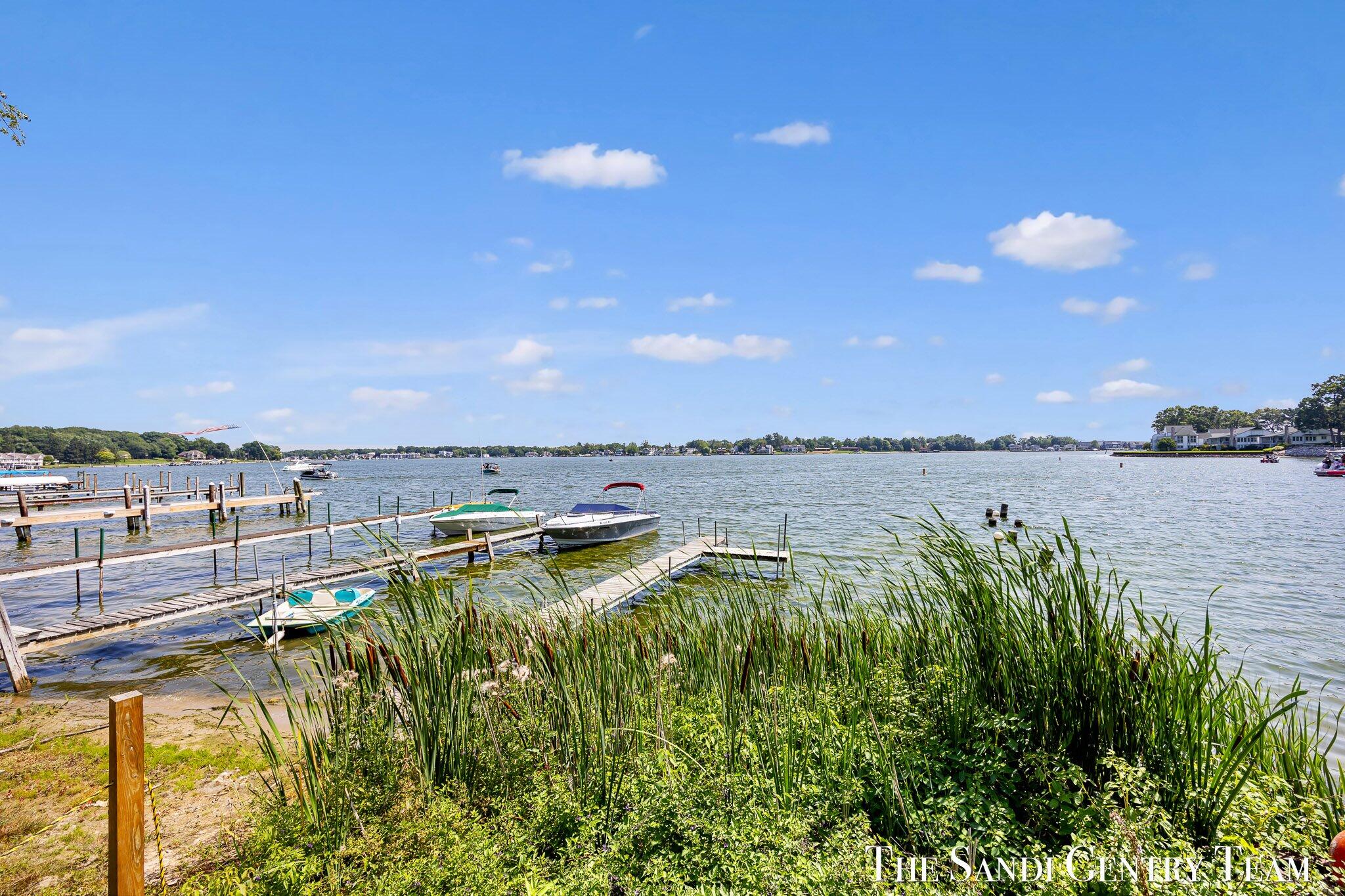 17545 Reenders Street