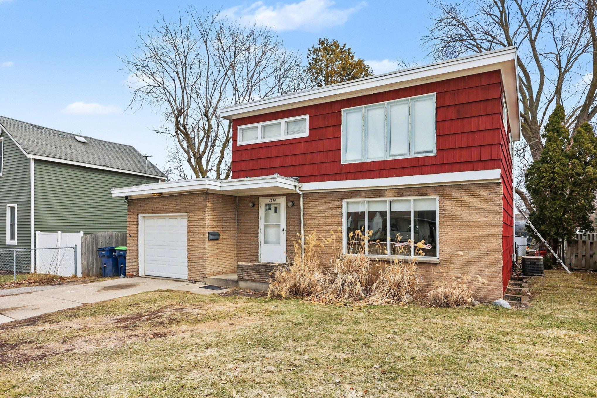 1316 N Trumbull Street