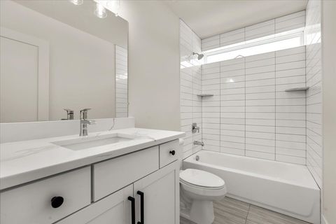 A home in IndependenceCharterTownship_Oakland