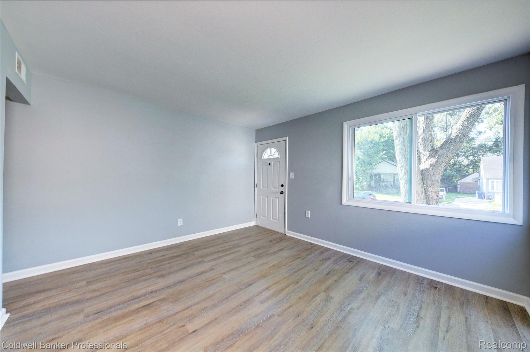 110 W Tennyson Avenue