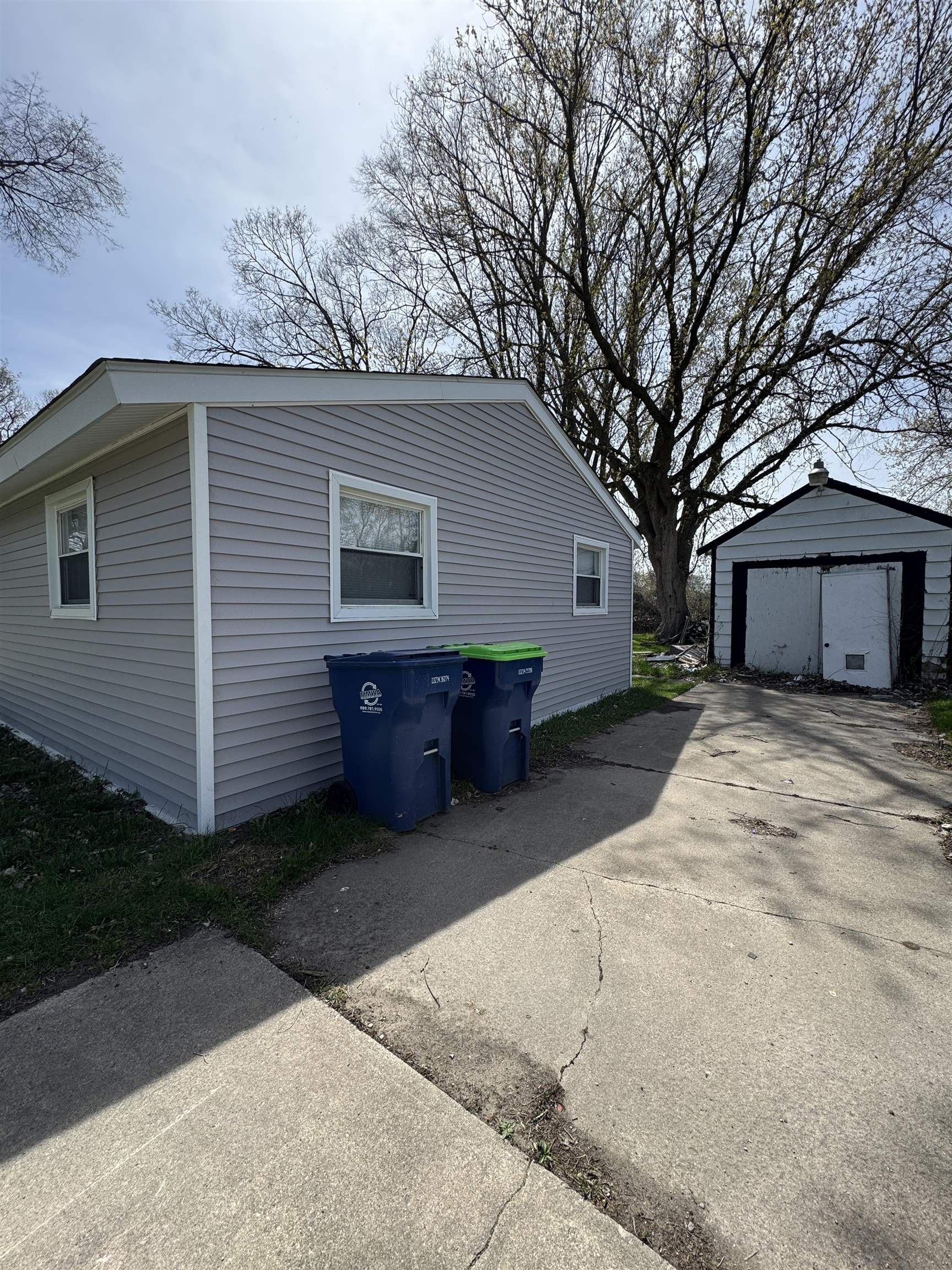 3143-3145 Walters Drive