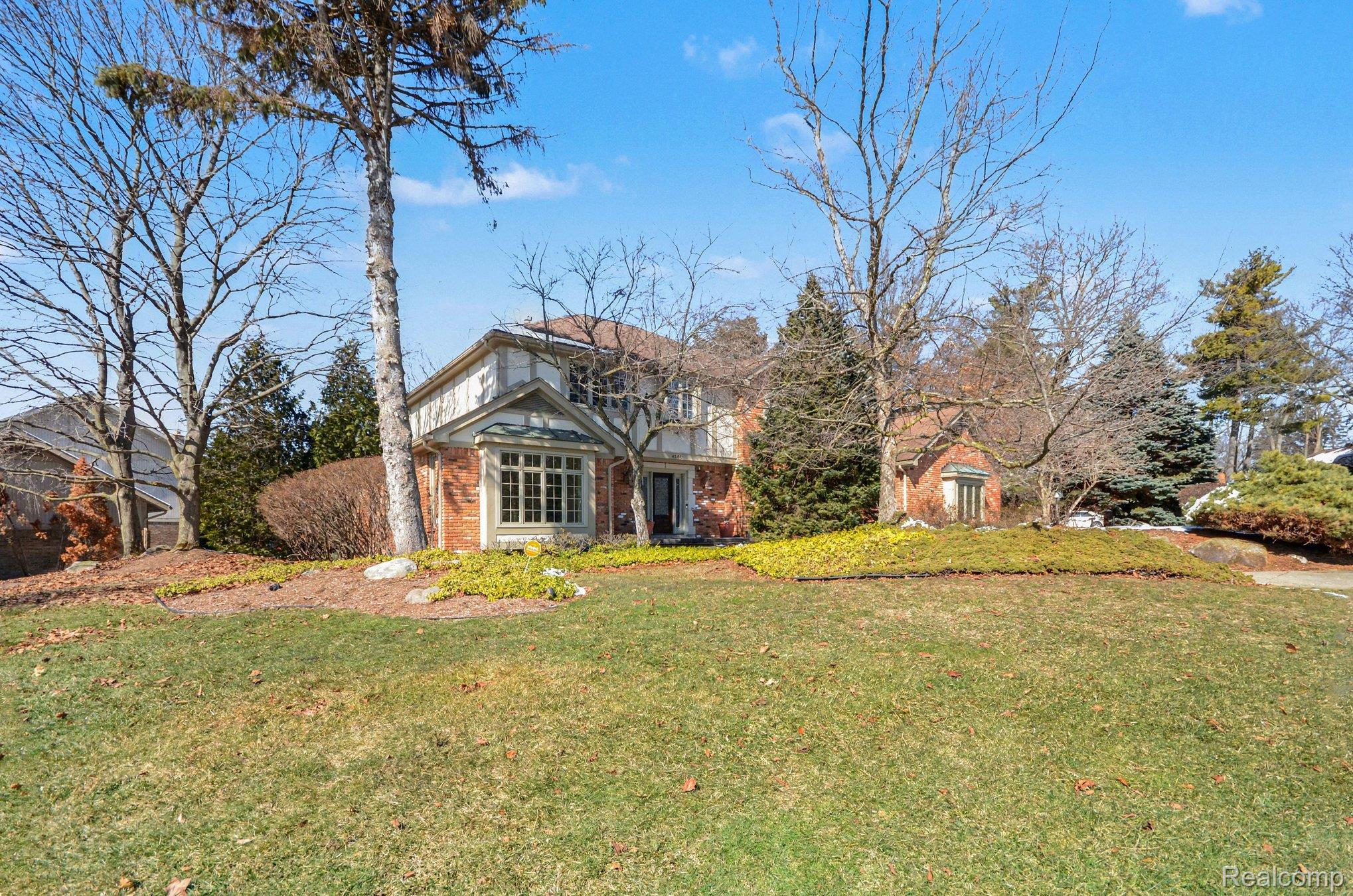 4280 Woodlands