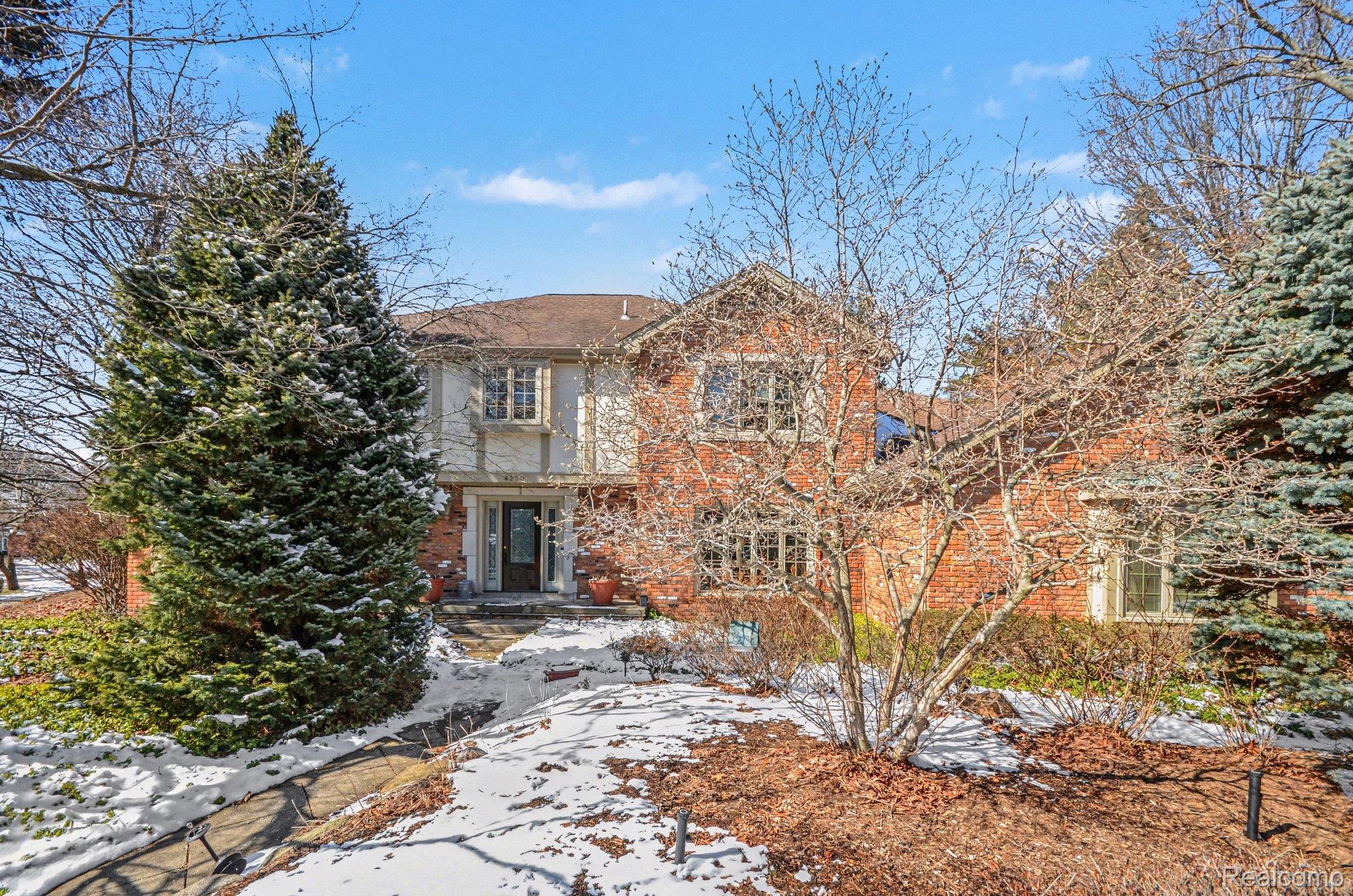 4280 Woodlands
