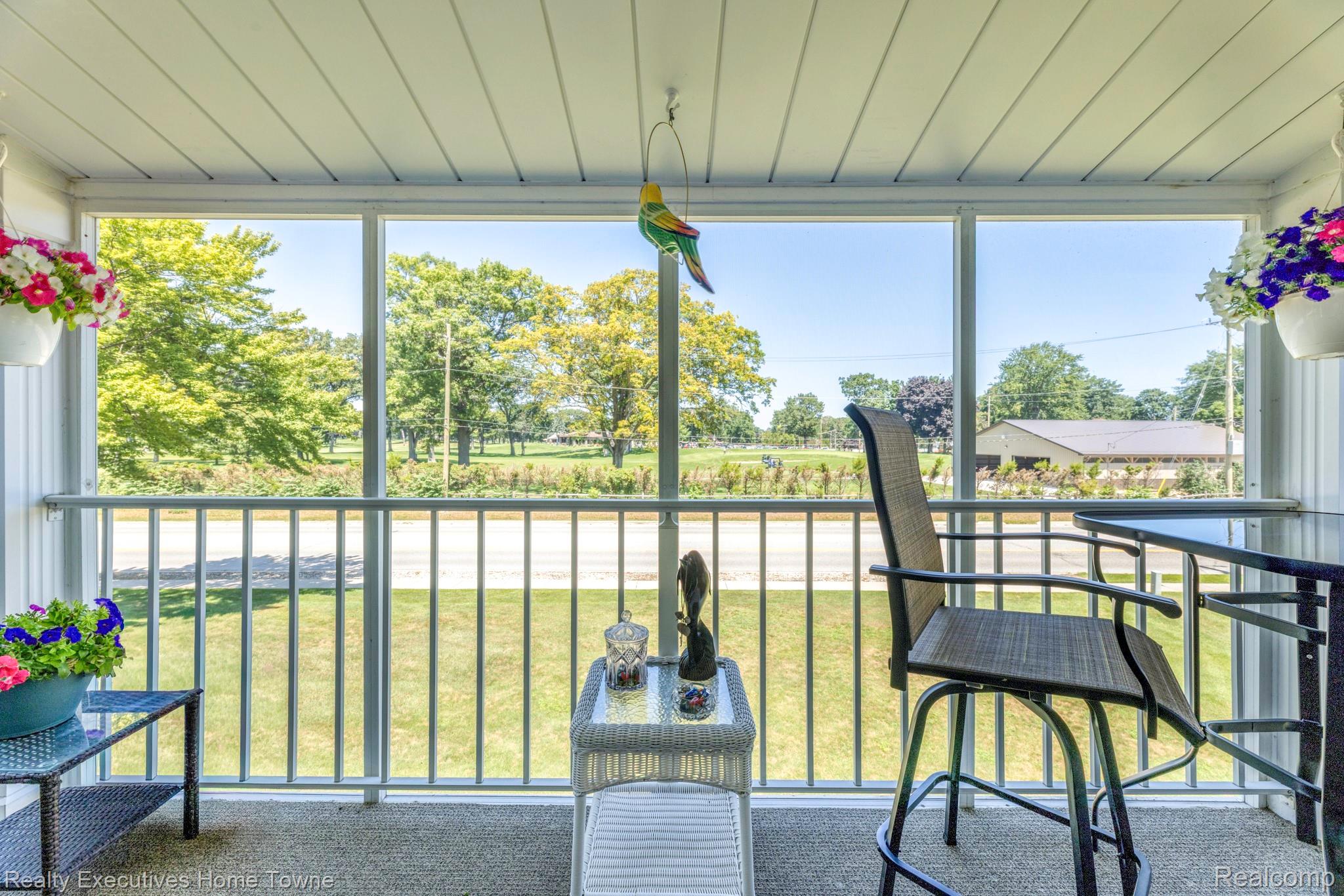 1467 E Krafft Road 8