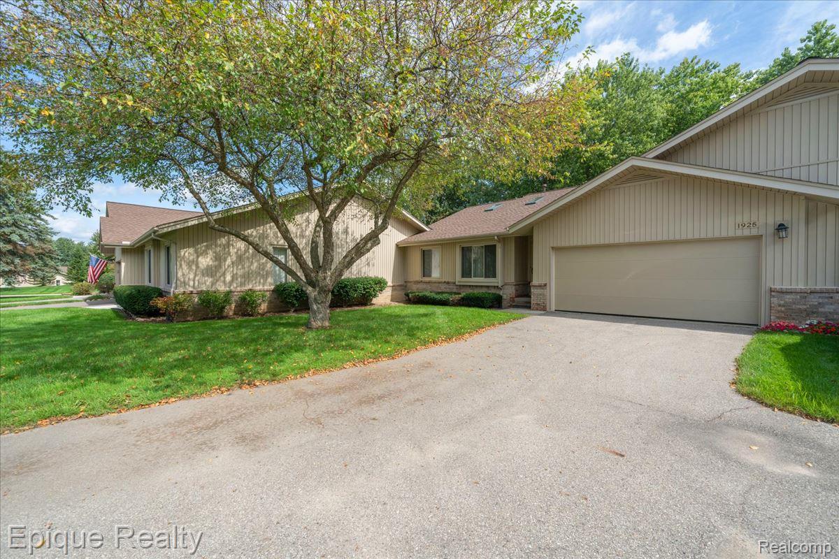 1925 Country Lane