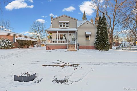 21857 Le Fever Avenue Warren City MI 48091