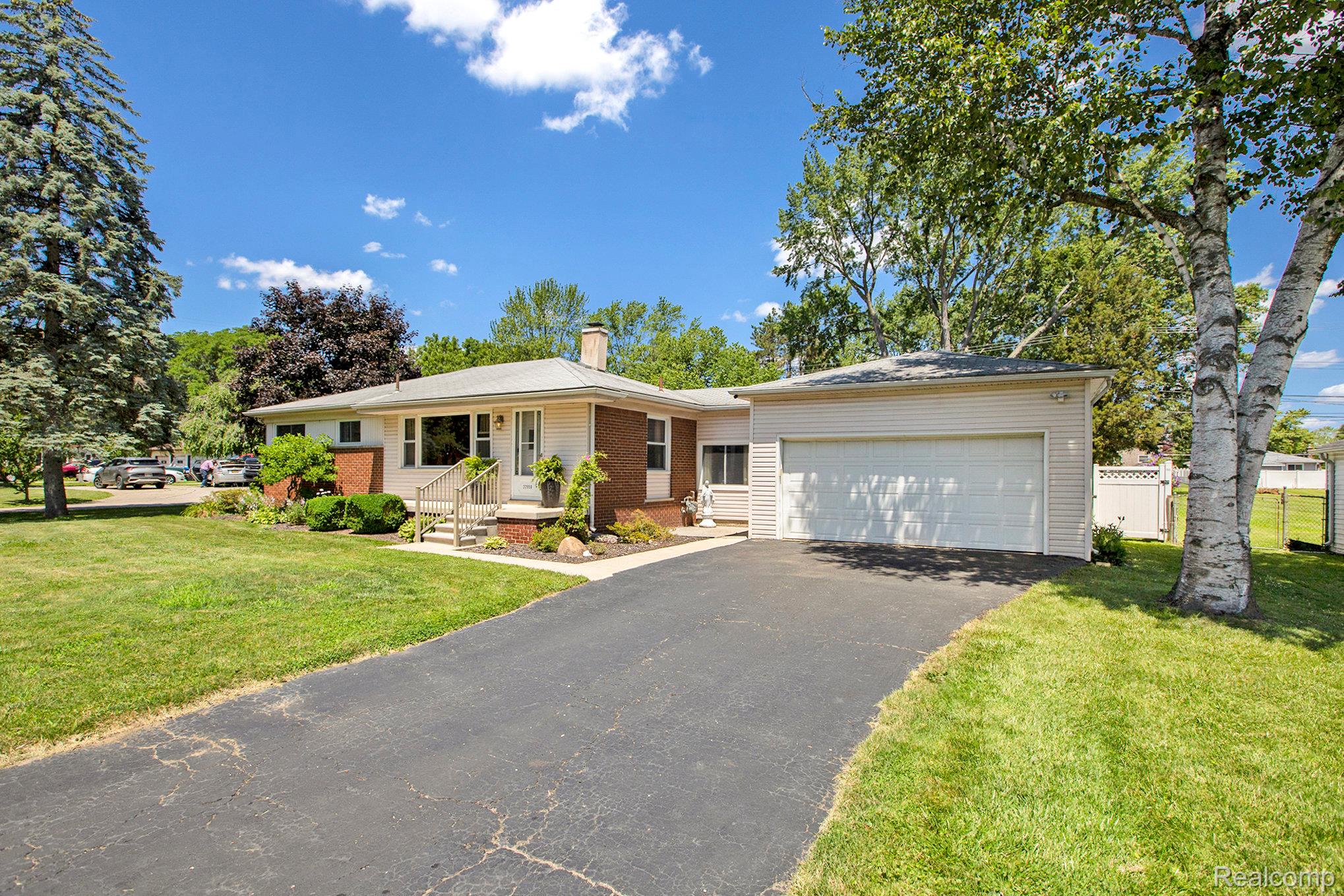 Taylor City, Michigan 48180, United States, 3 Bedrooms Bedrooms, ,2 BathroomsBathrooms,Residential,Coming Soon,168638