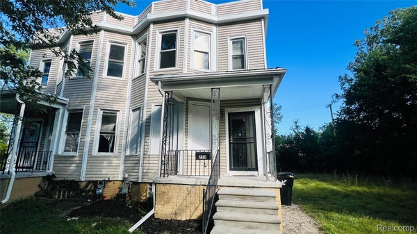 233 LEICESTER CT, DETROIT, MI 48202 - Image 0fbcca3f3f88e4c21cda8e9d68df35e2/1135168142