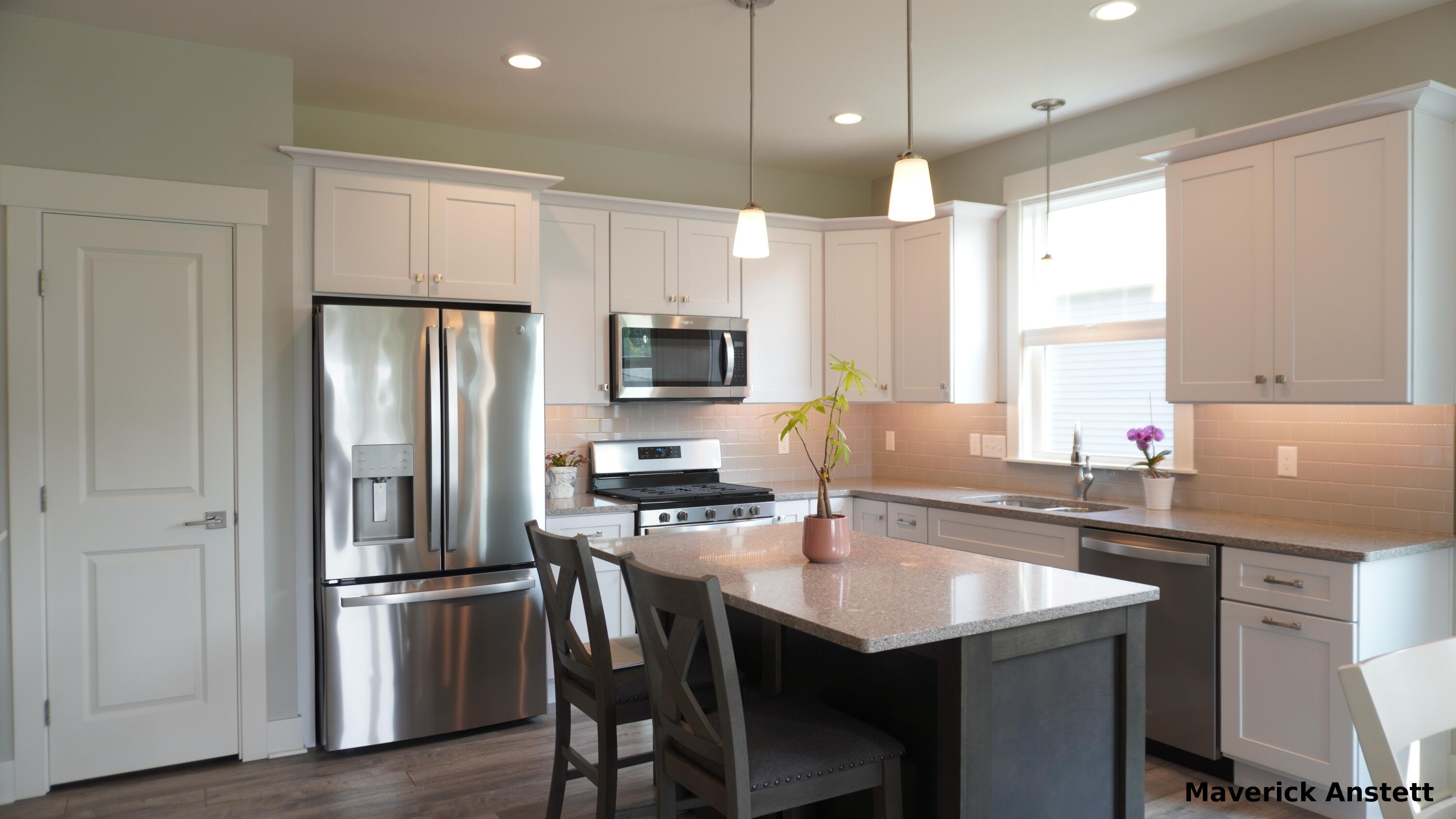 5917 Gleneagle Trail