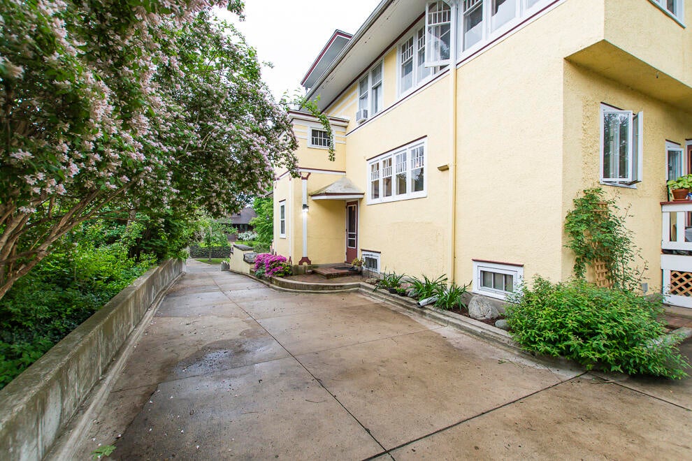 119 Prairie Avenue