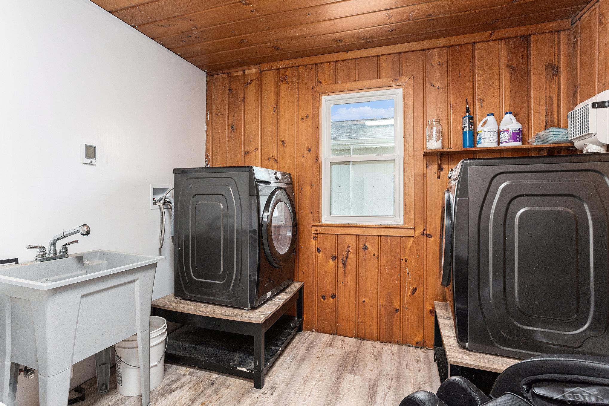 Fairgrove, Michigan 48733, United States, 3 Bedrooms Bedrooms, ,3 BathroomsBathrooms,Residential,Active,254054