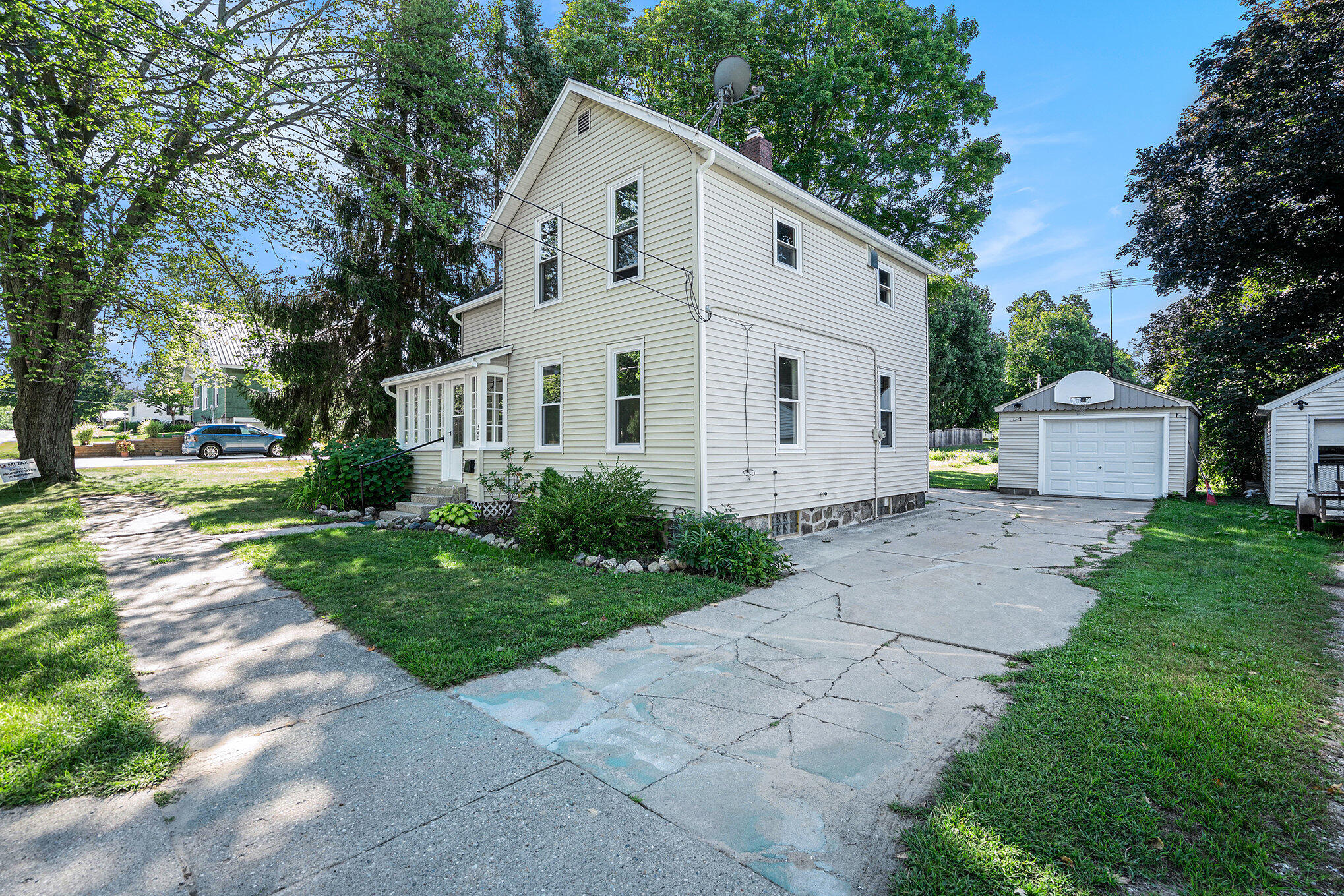 340 E Cherry Street