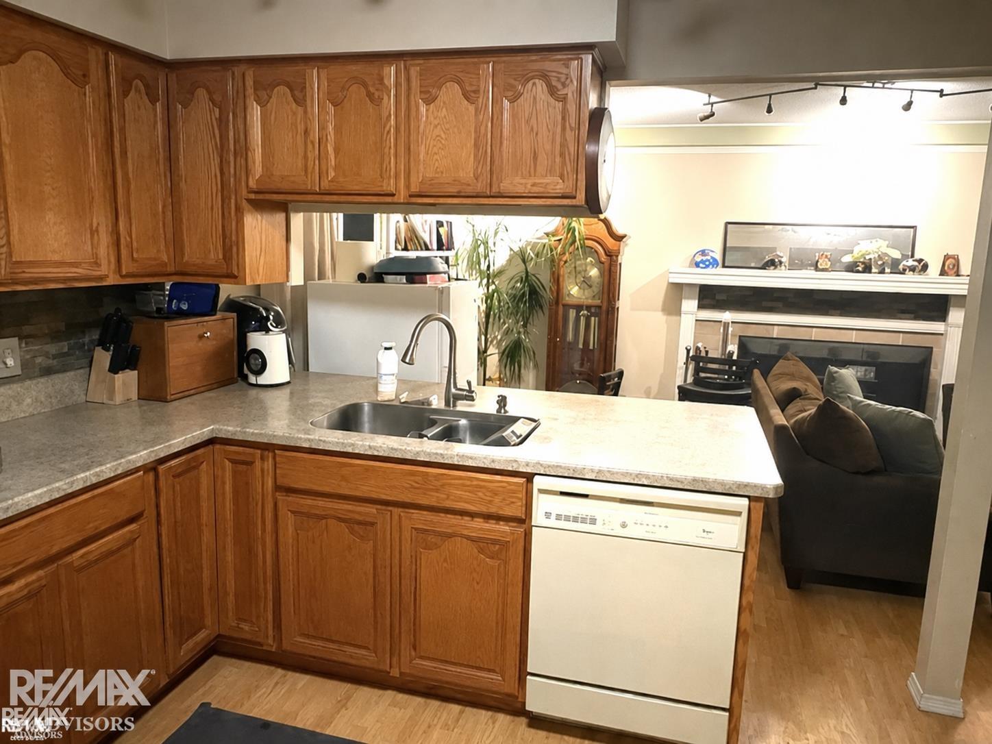 30607 Glenwood Circle