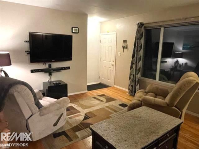 30607 Glenwood Circle