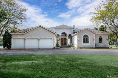 Photo of 68373 Lake Angela Pointe, Richmond City, MI 48062 (MLS # 20261039563)