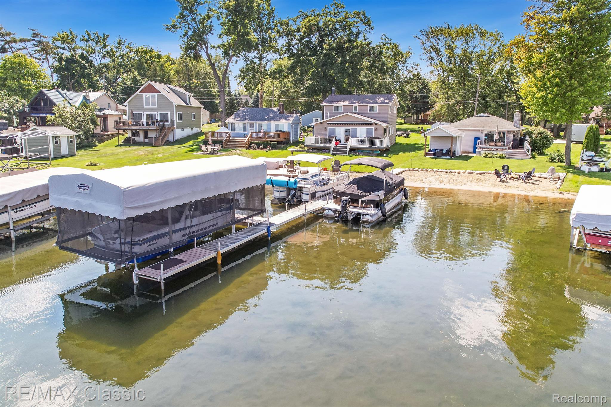 294 LAKESIDE Drive