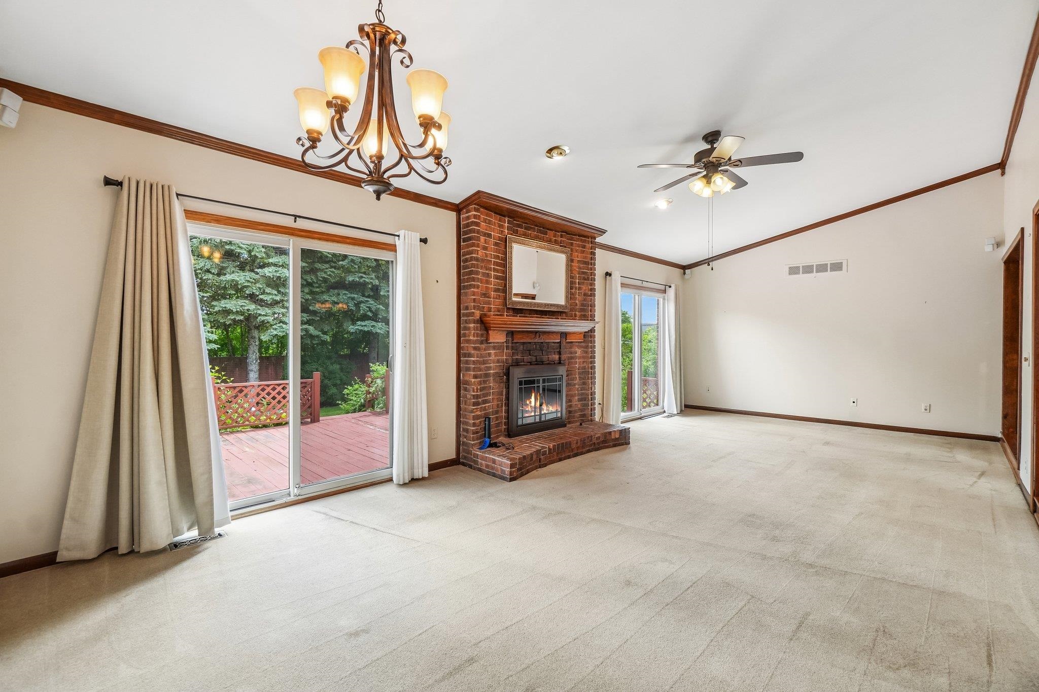 42140 Royal Lane
