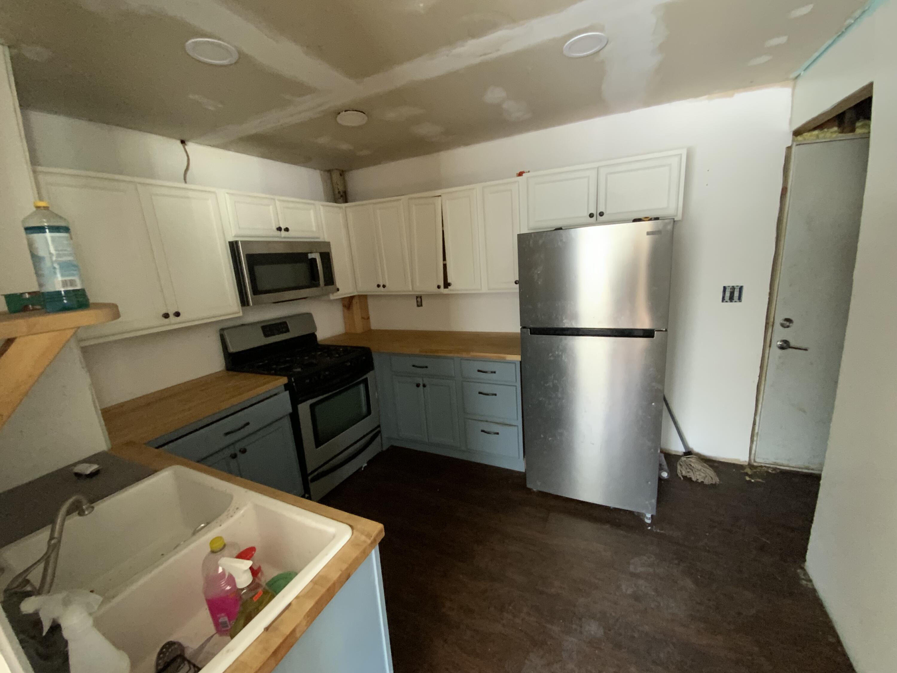 609 W Center Street