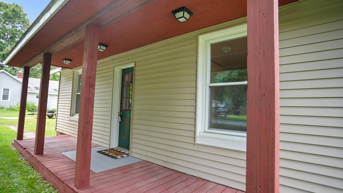 189 E Cross Street
