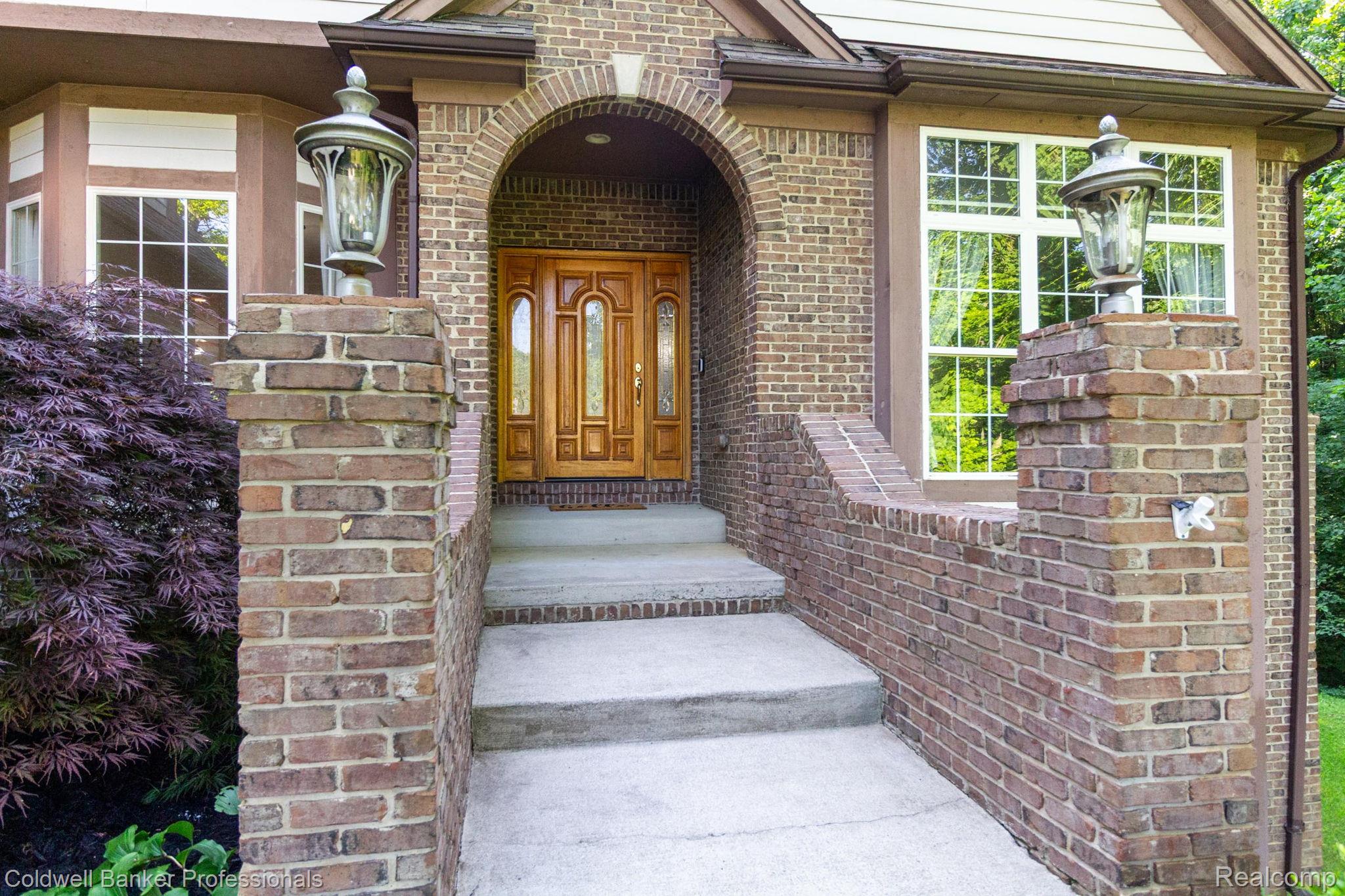 15317 Oak Hollow Drive