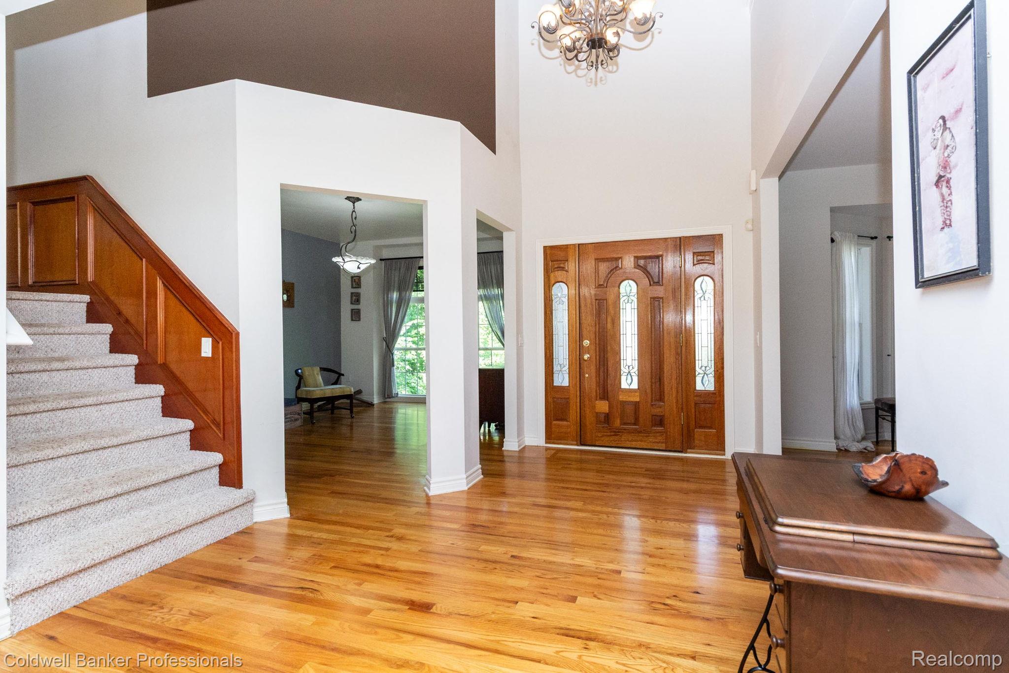 15317 Oak Hollow Drive