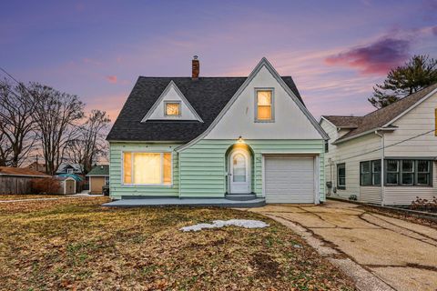 996 W Forest Avenue Muskegon City MI 49441