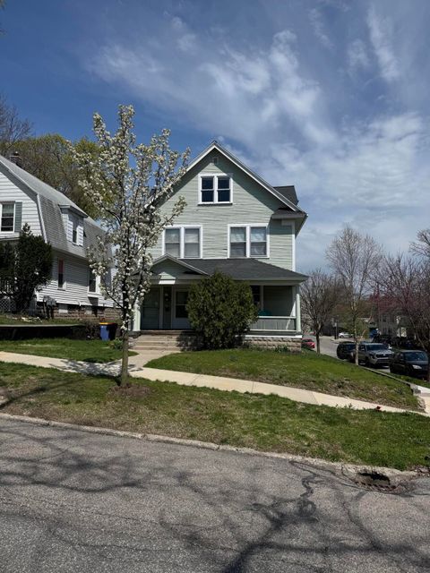 Photo of 659 Crescent Street NE, Grand Rapids City, MI 49503 (MLS # 65026018770)