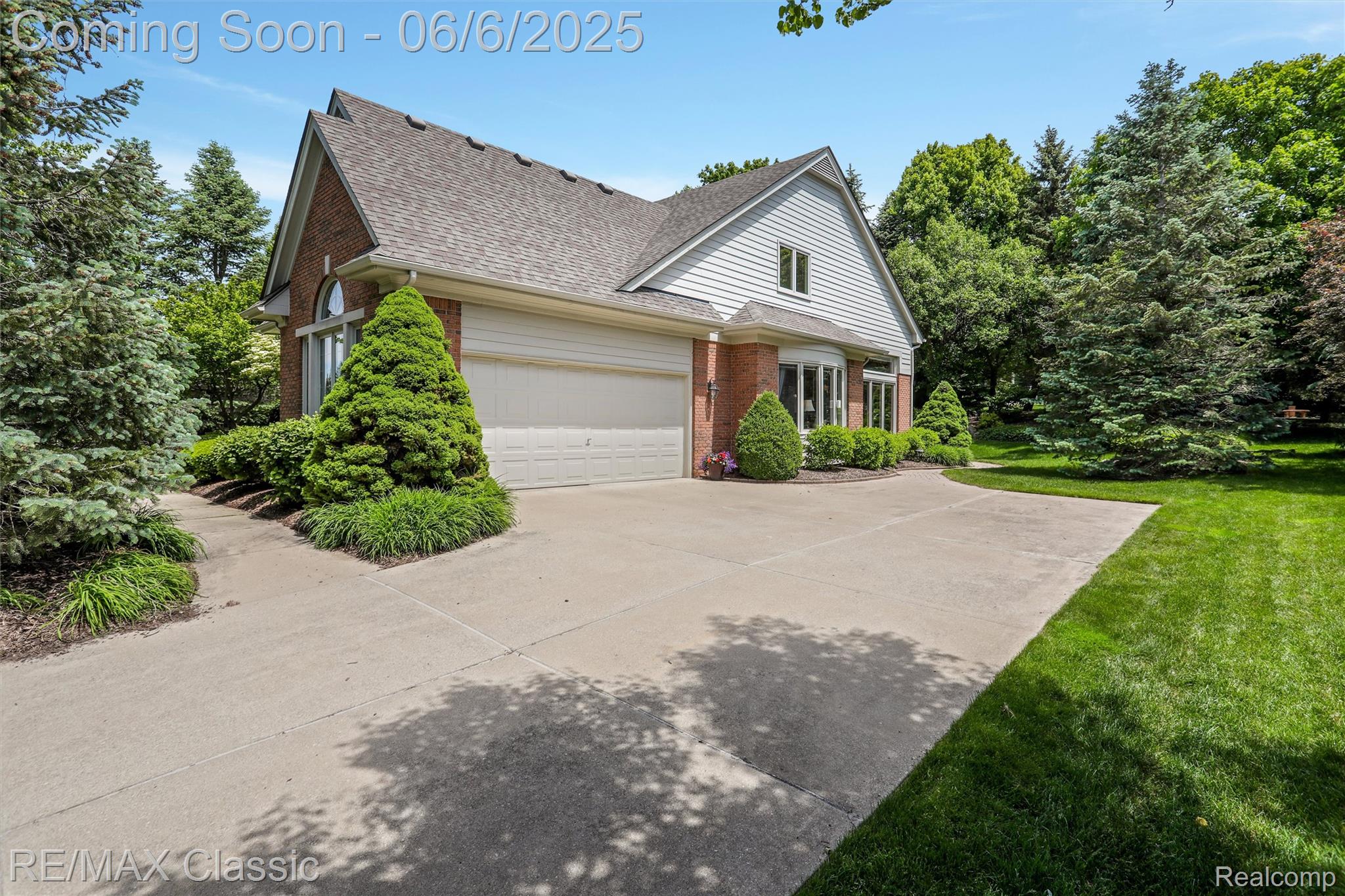 17496 Hilltop View Drive