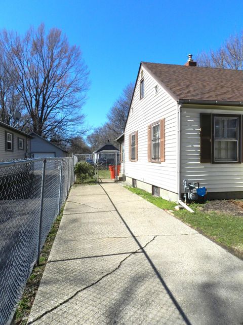 Tiny photo for 380 N McCord Street, Benton Harbor City, MI 49022 (MLS # 69026009574)