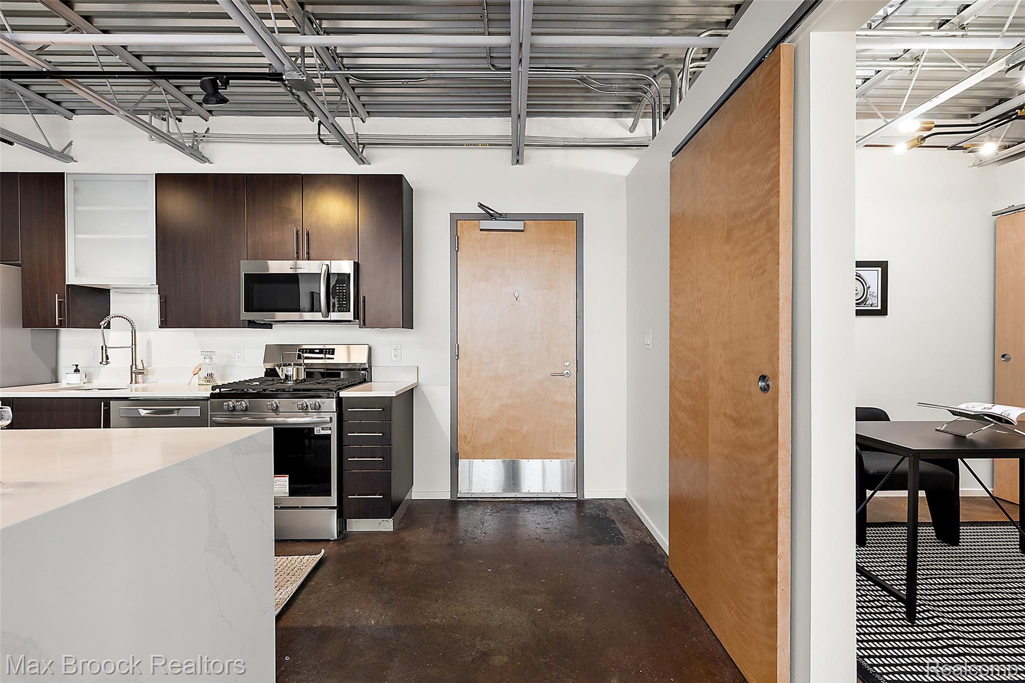 333 E Parent Avenue 40