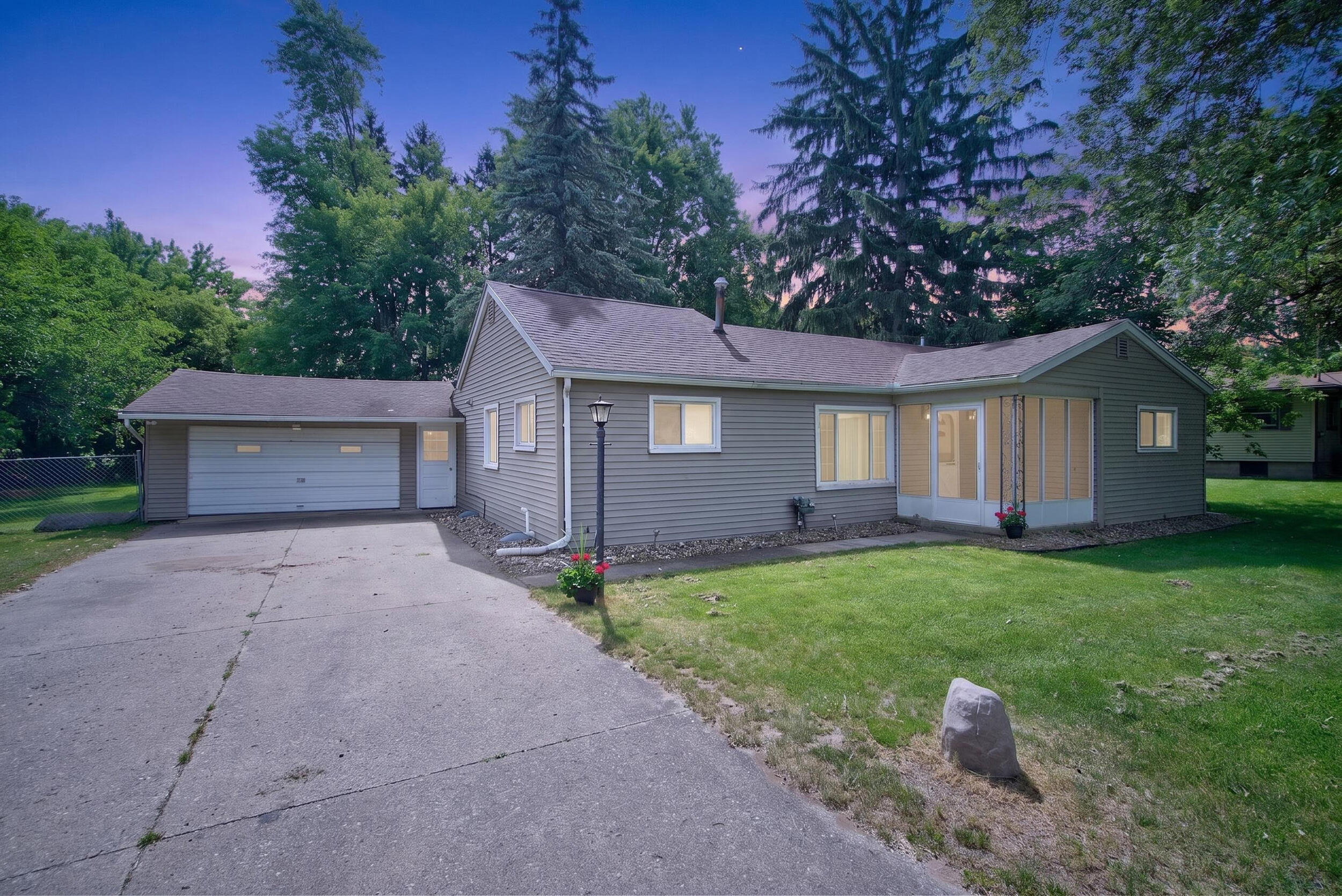 539 Jacqueline Street
