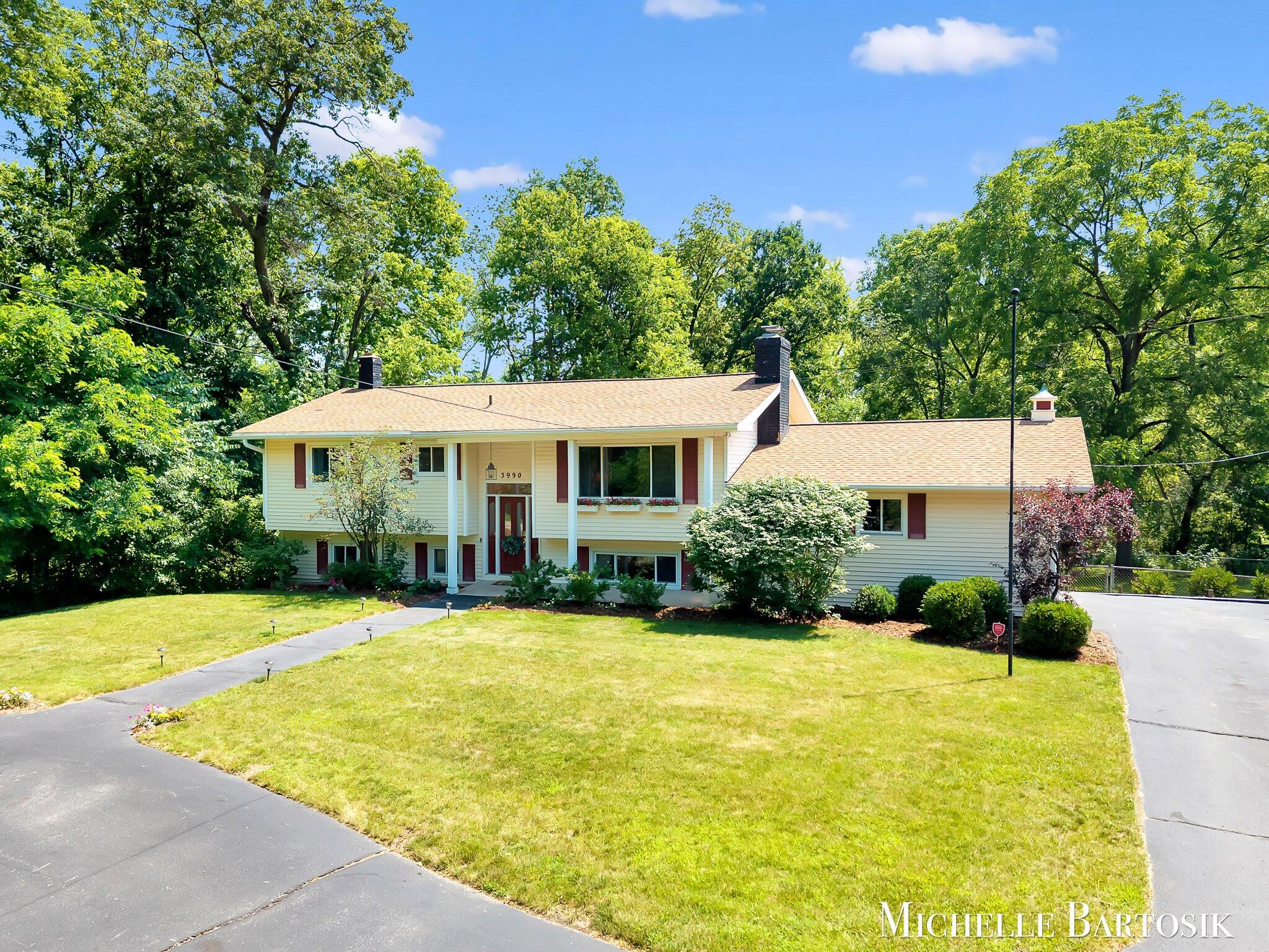 3990 Grand River Drive NE