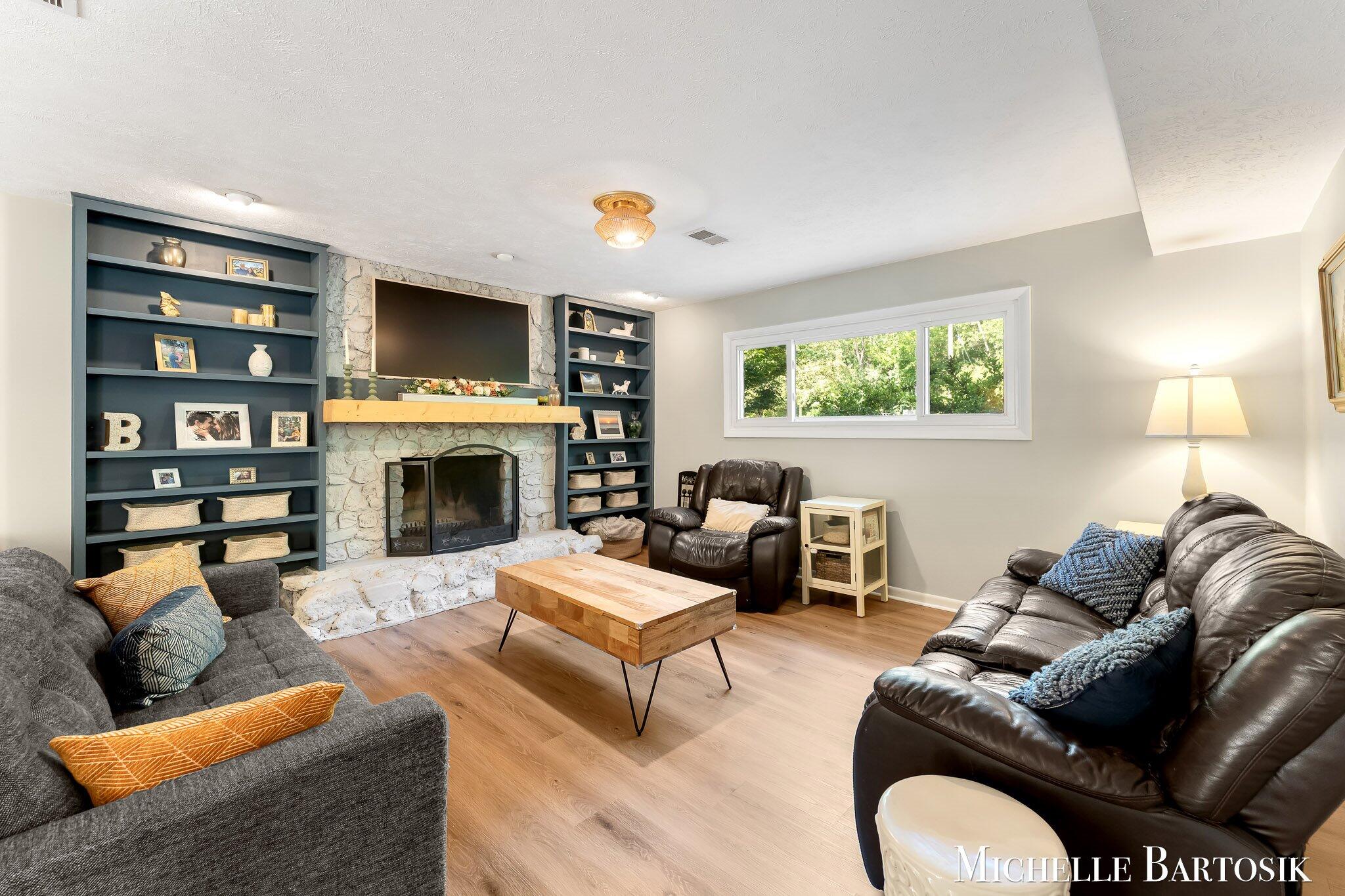 3990 Grand River Drive NE