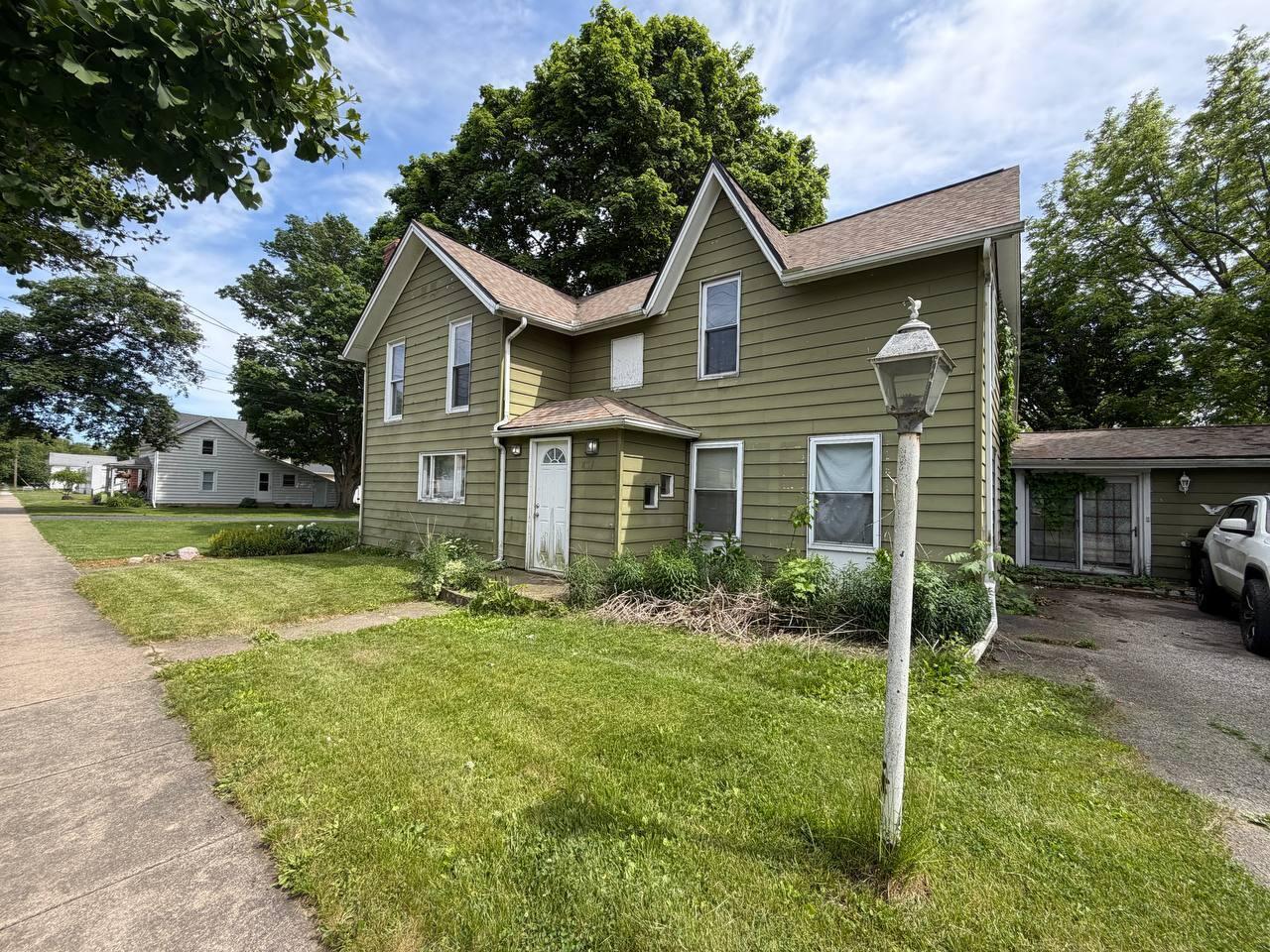 831 W Hanover Street