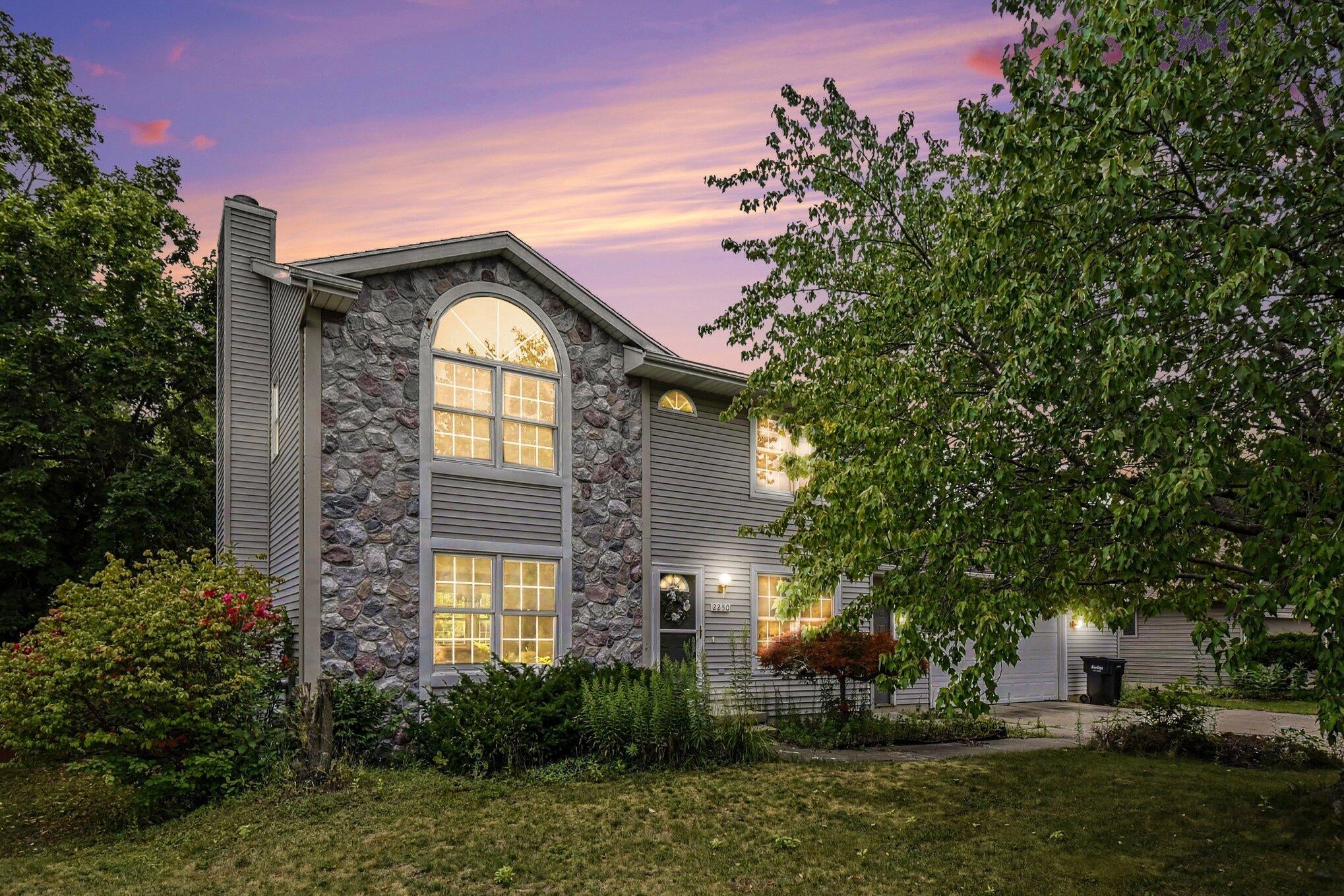 2250 Yorktown Drive SE