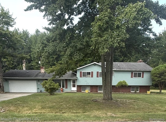 2595 EVERGREEN LN, PORT HURON, MI 48060 - Image 1024bac551ebabb623d4effe1e548821/3415091235