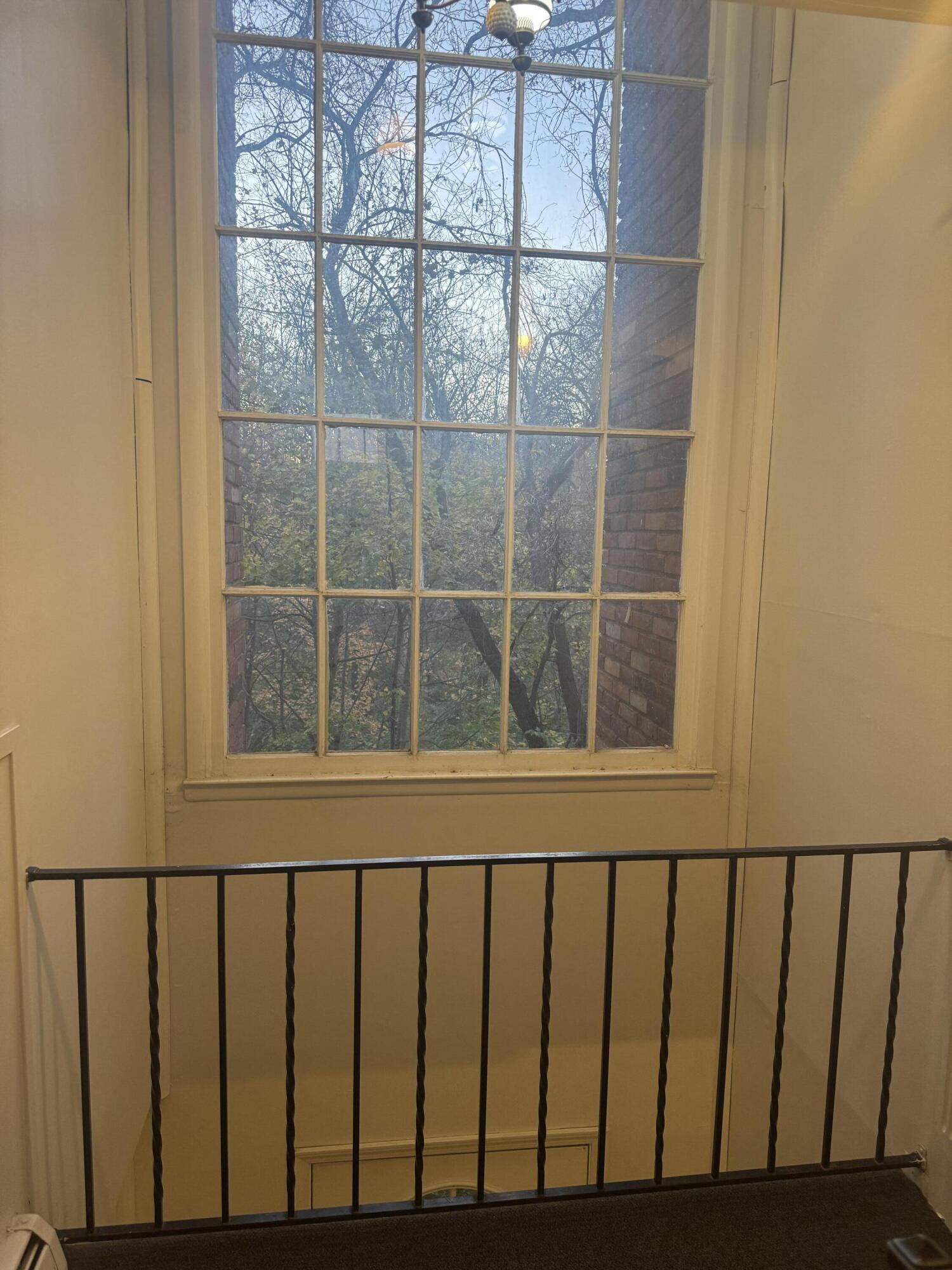 31831 Grand River Avenue Avenue 3