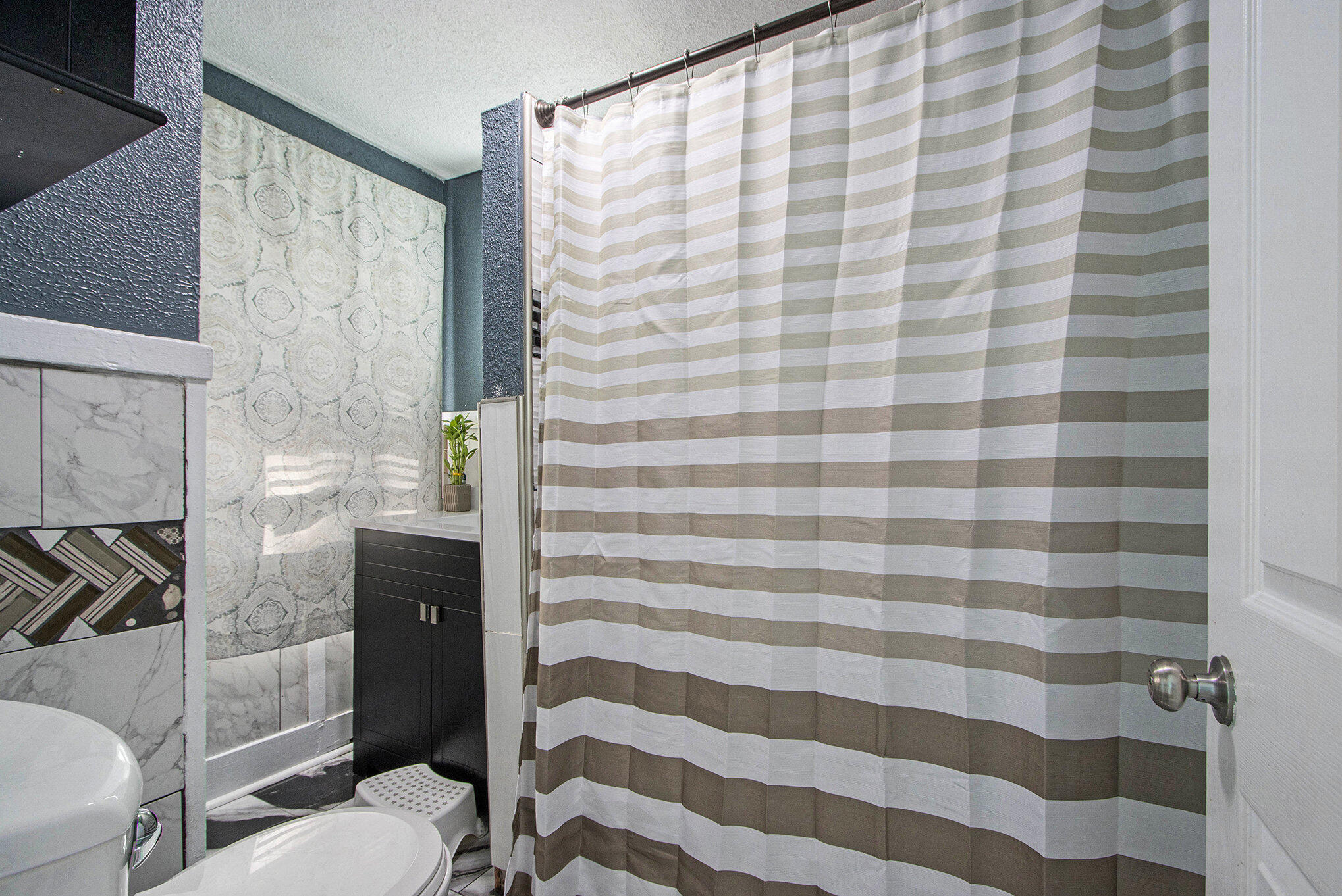 Kalamazoo Charter Township, Michigan 49048, United States, 2 Bedrooms Bedrooms, ,1 BathroomBathrooms,Residential,Coming Soon,220014