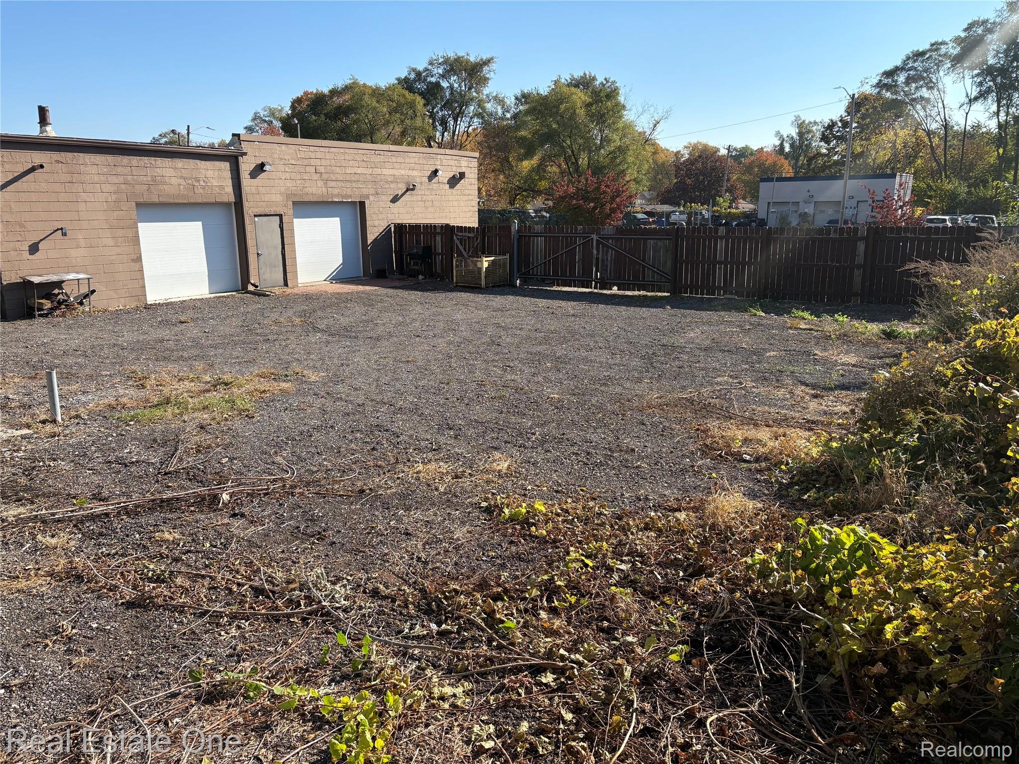 238 W MONTCALM Street