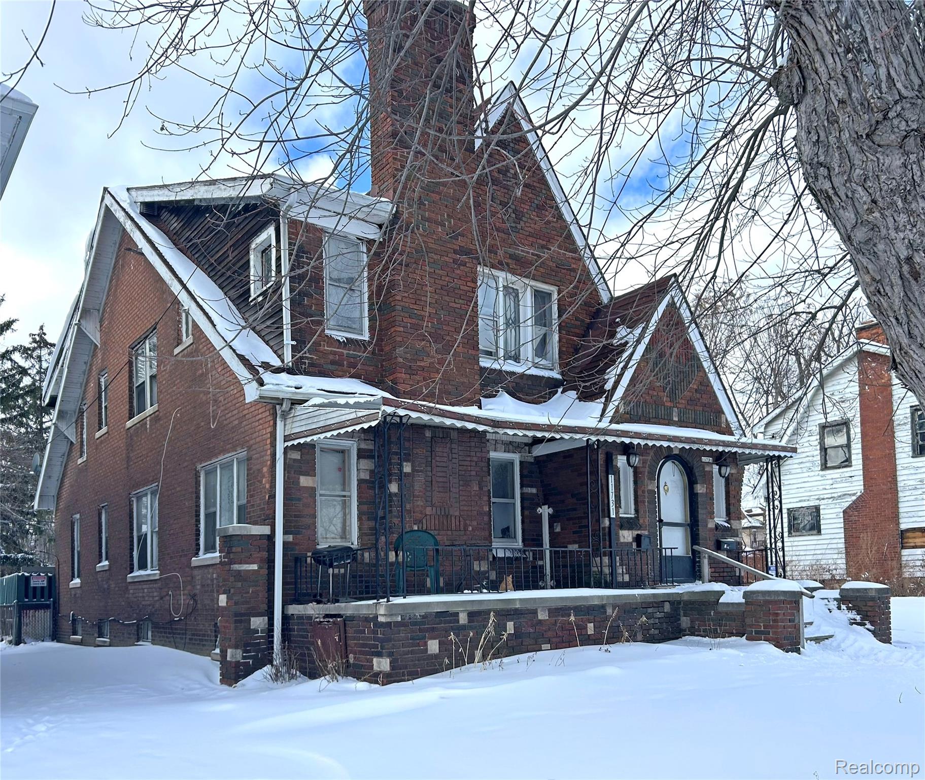 11731 Washburn Street